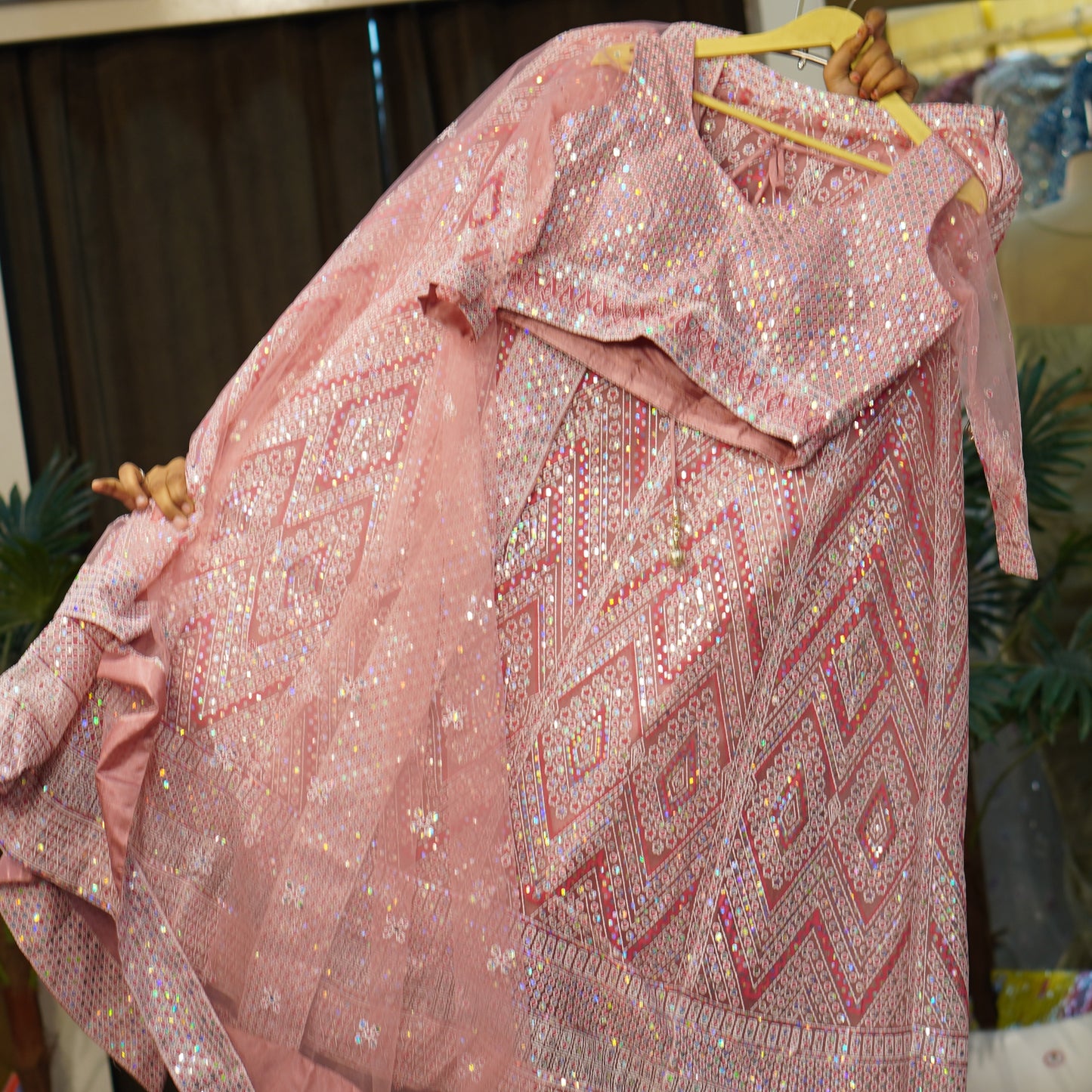 Lehenga set (buy online readymade lehenga choli)