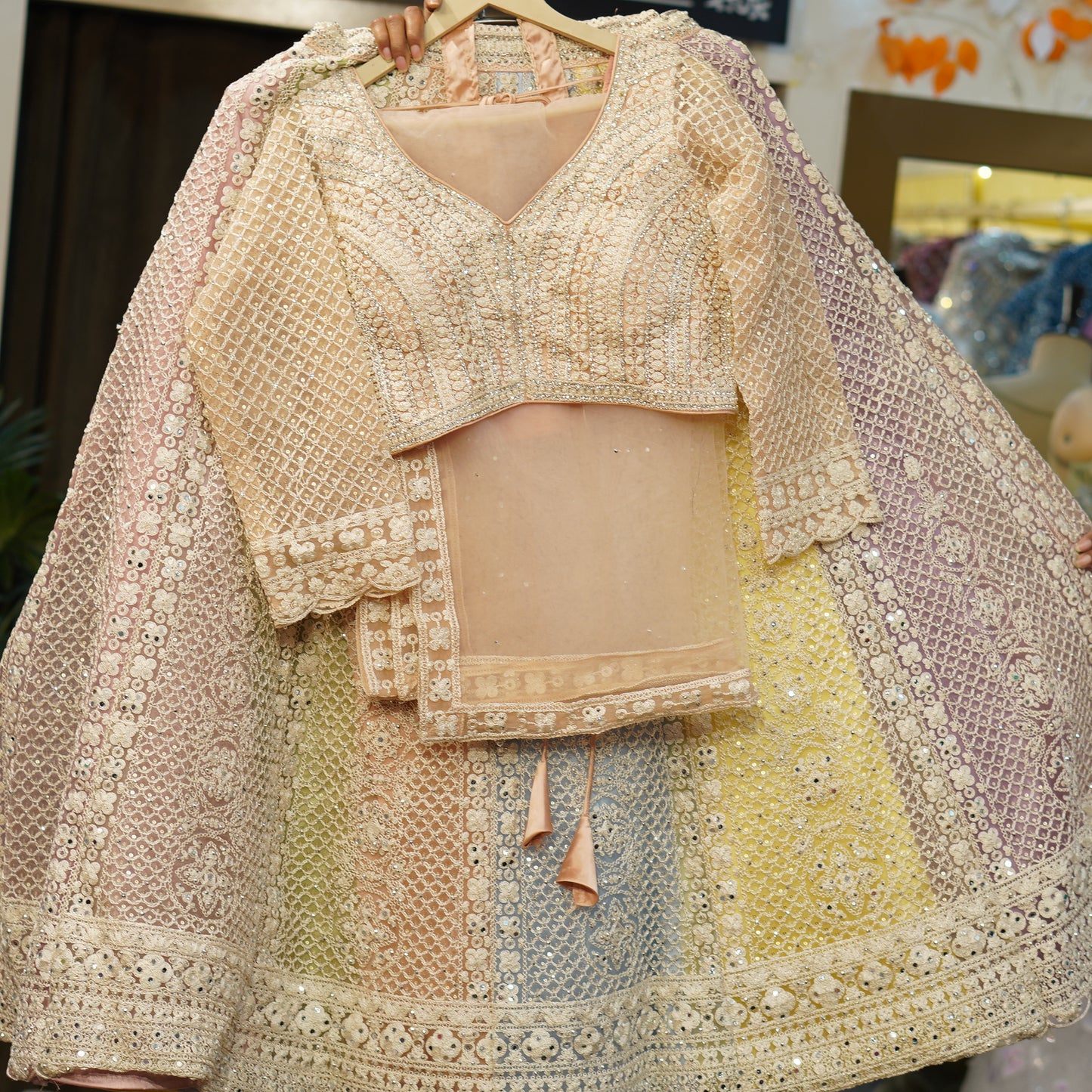 Lehenga set (buy online readymade lehenga choli)
