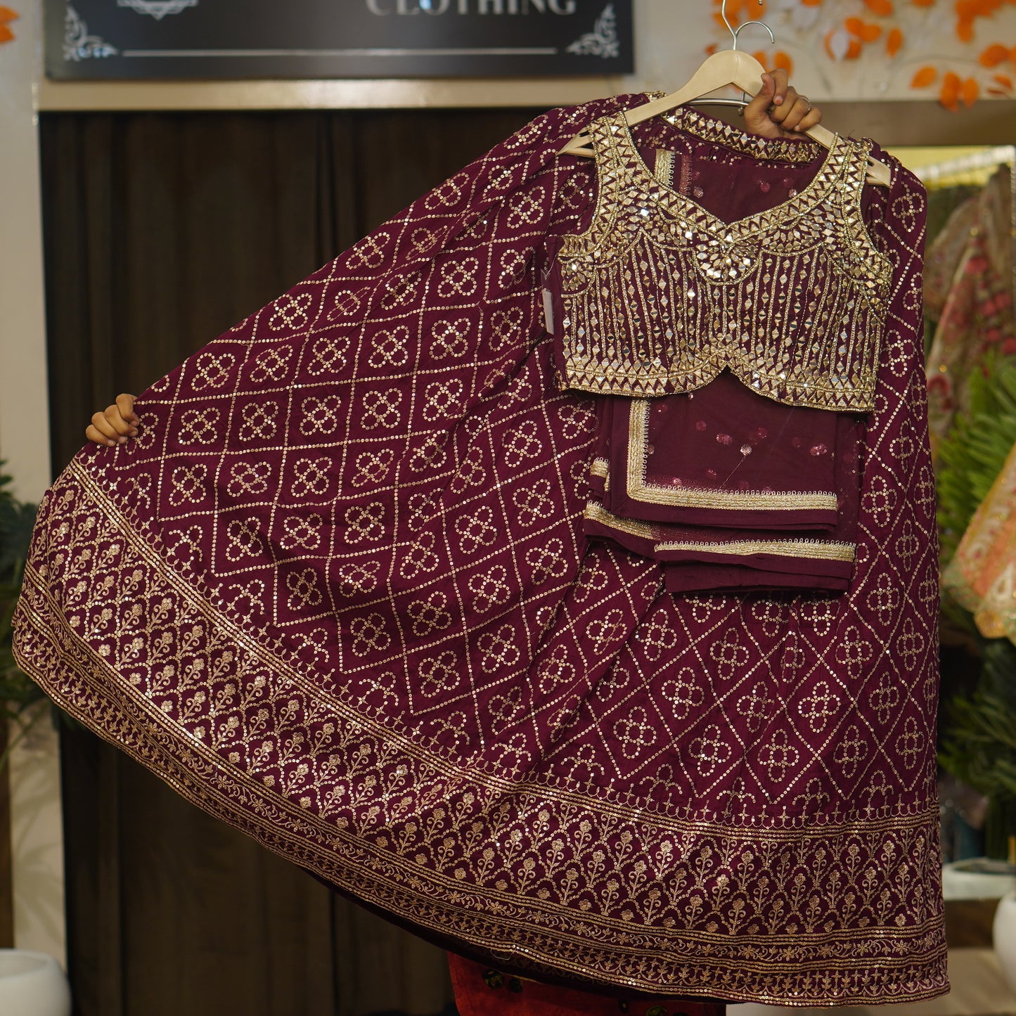 Lehenga set (buy online readymade lehenga choli)