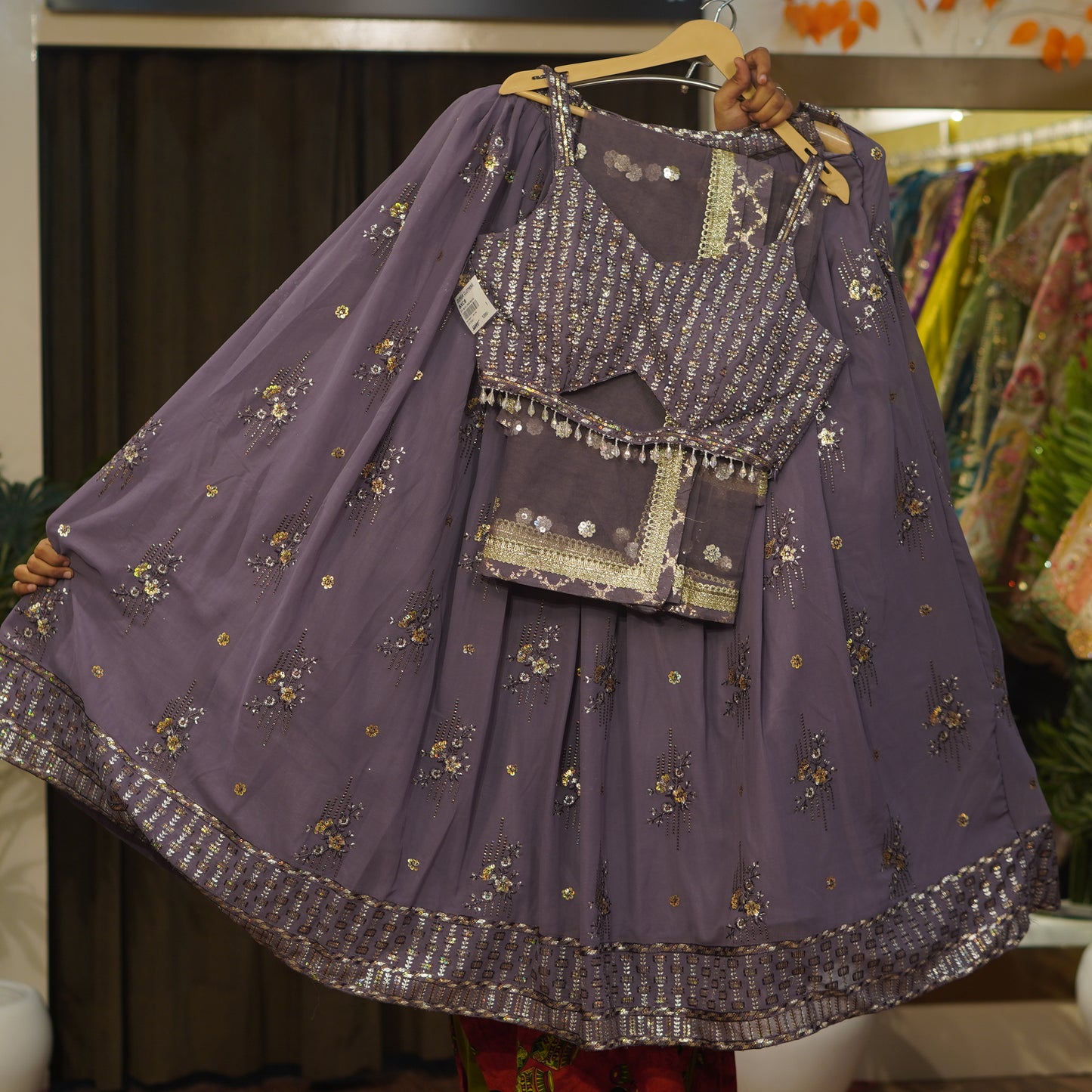 Lehenga set (buy online readymade lehenga choli)