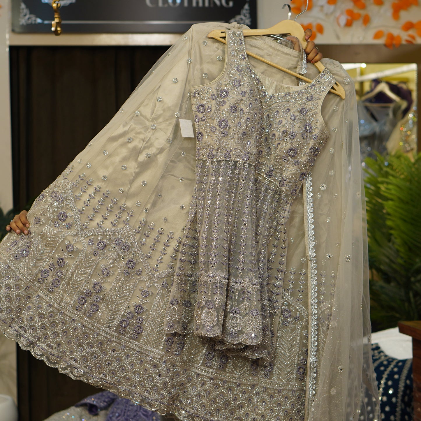 Lehenga set (buy online readymade lehenga choli)