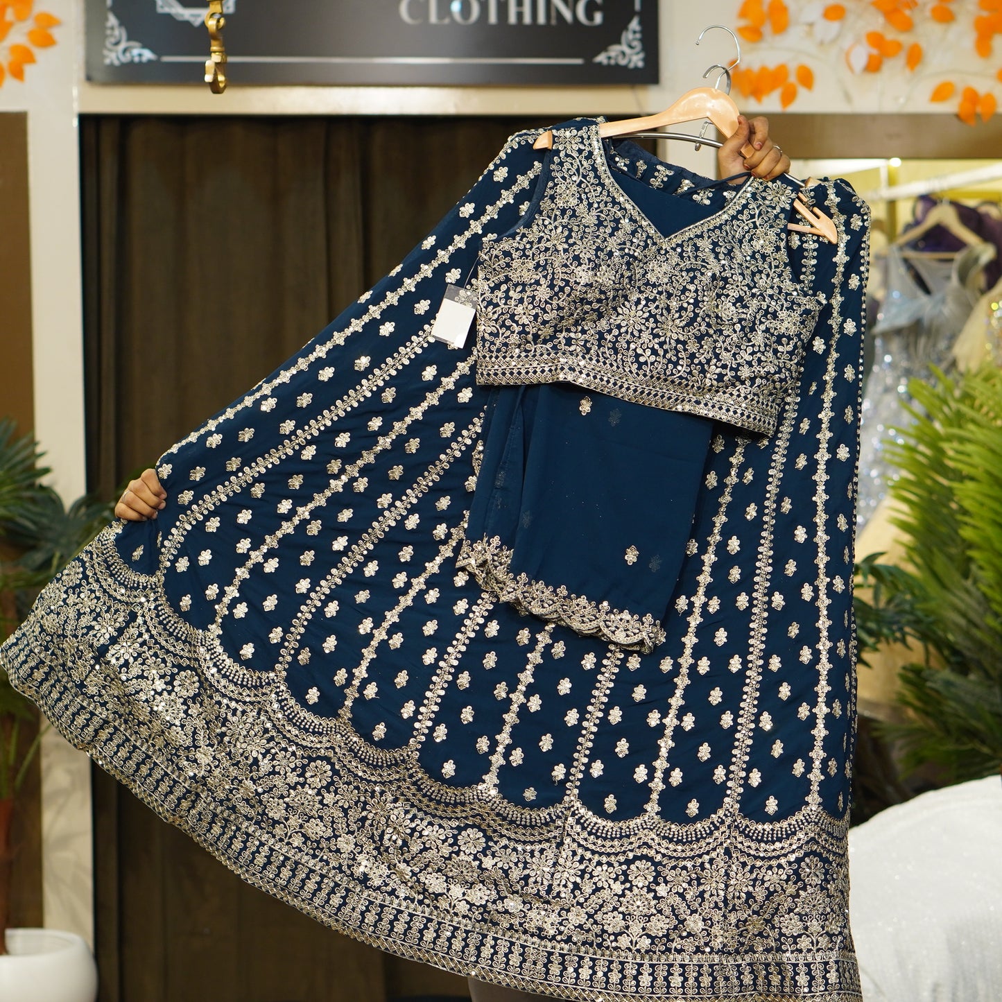 Lehenga set (buy online readymade lehenga choli)