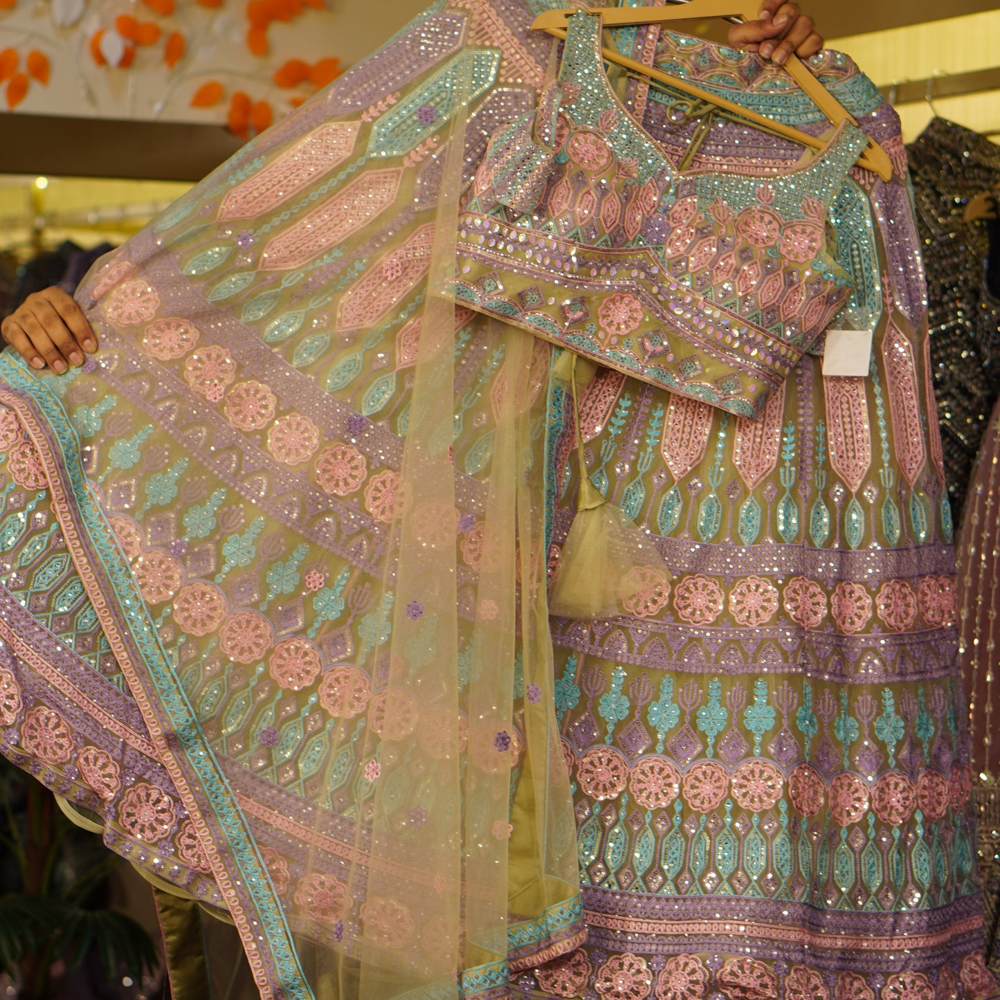 Lehenga set (buy online readymade lehenga choli)