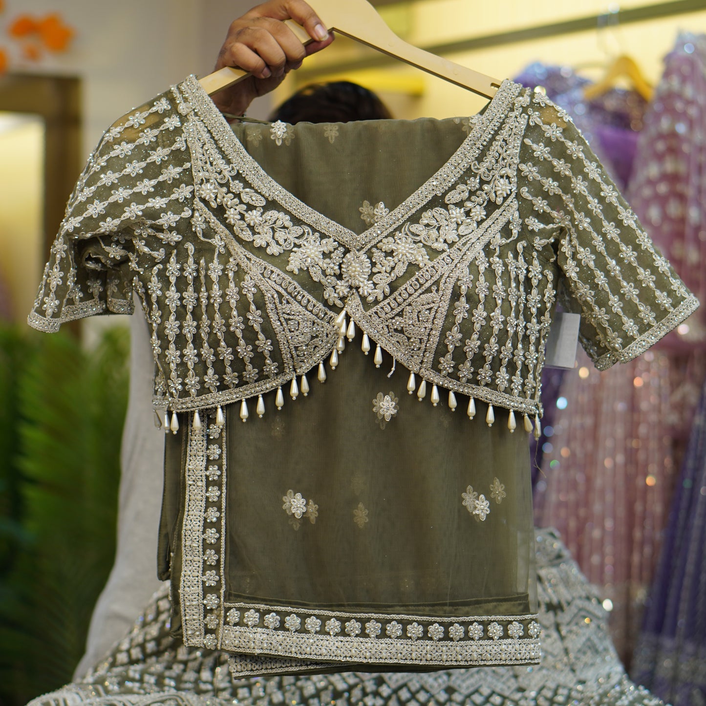Lehenga set (buy online readymade lehenga choli)