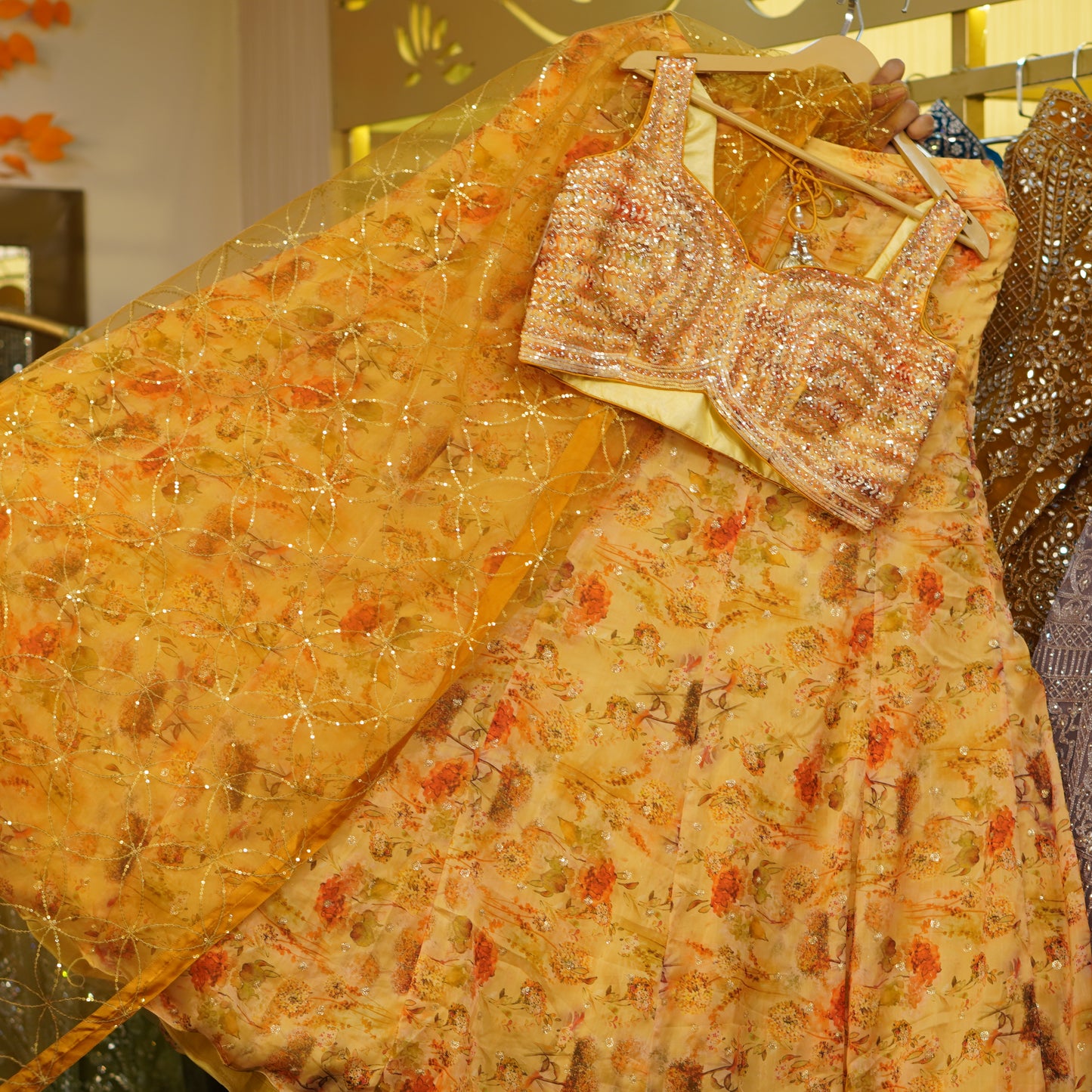 Lehenga set (buy online readymade lehenga choli)