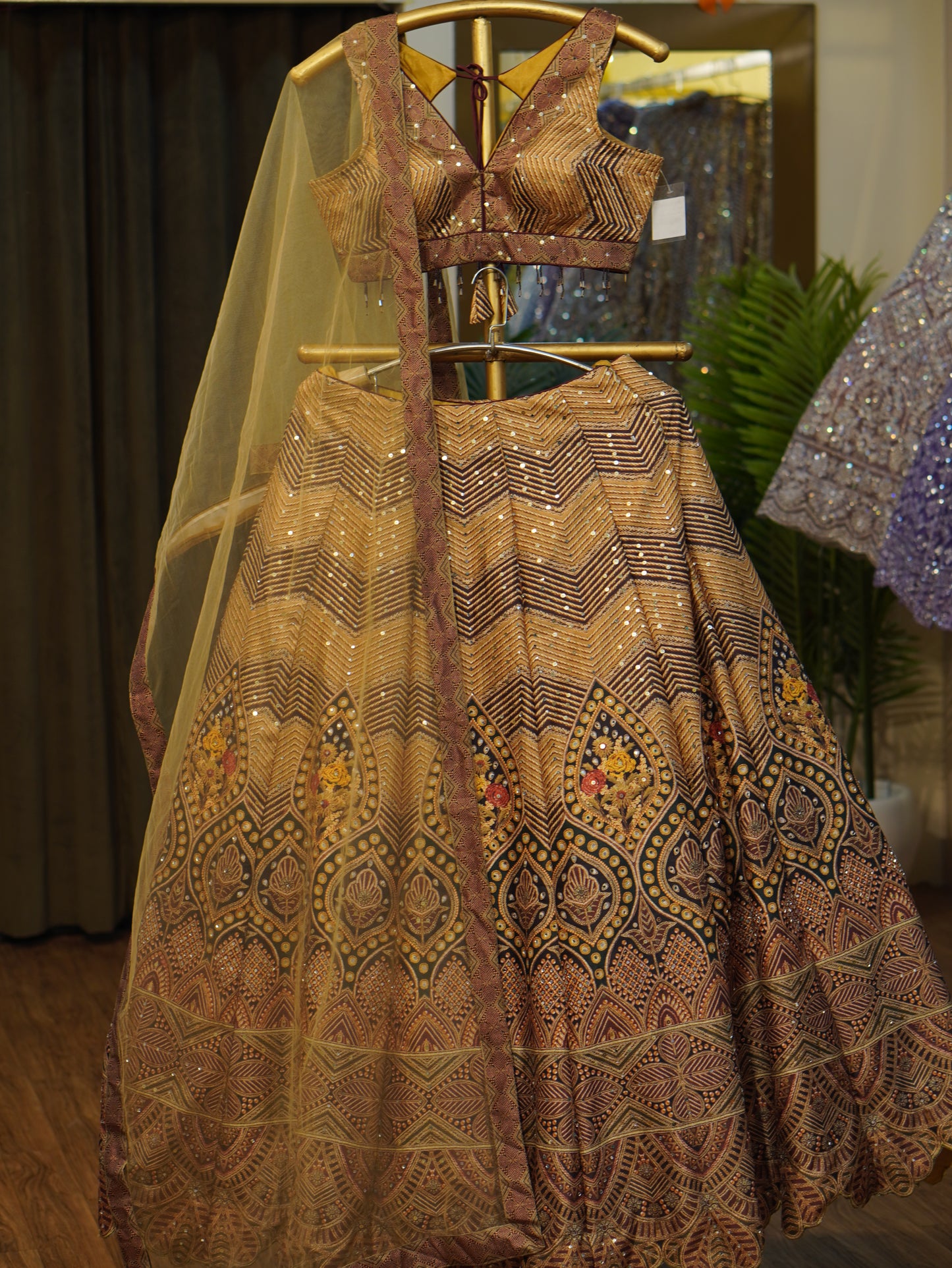 Lehenga set (buy online readymade lehenga choli)