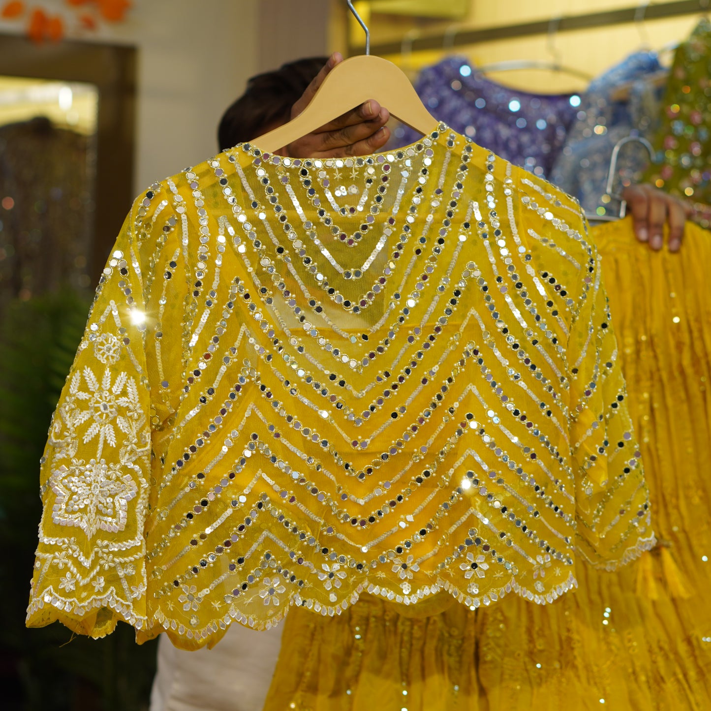 Lehenga set (buy online readymade lehenga choli)