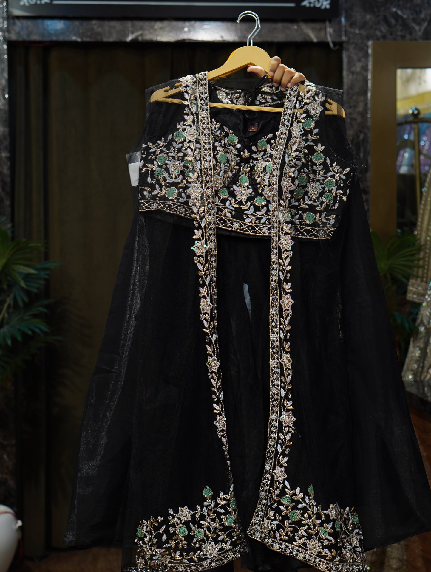 067-PARI-025-BLACK