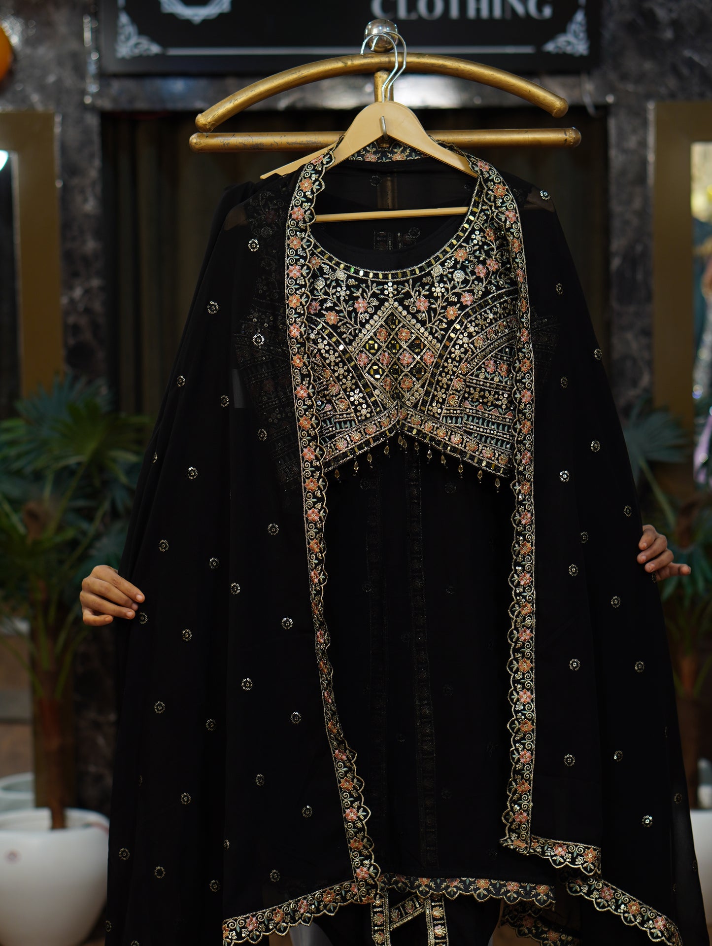 038-SAANVI-453-BLACK