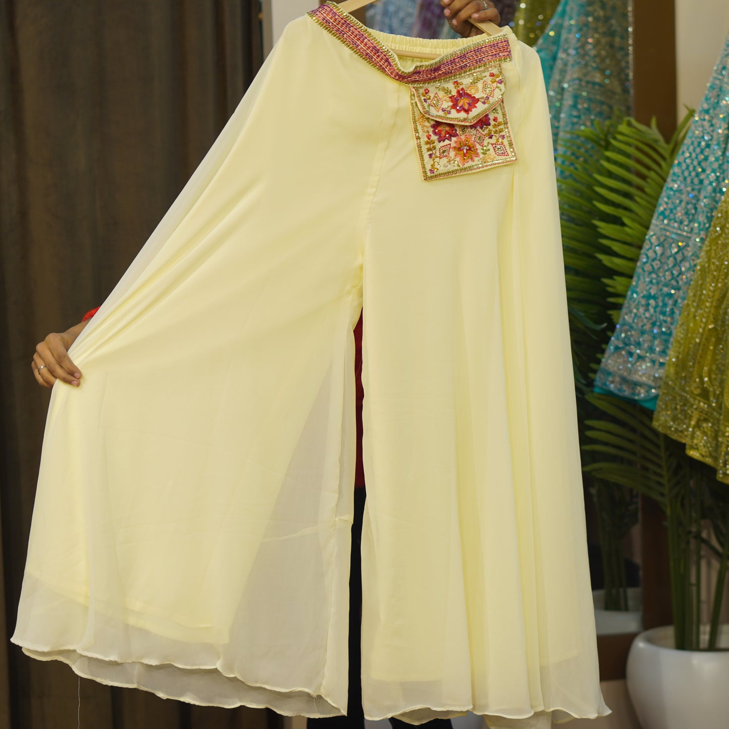 019-SHANAYA-227-CREAM