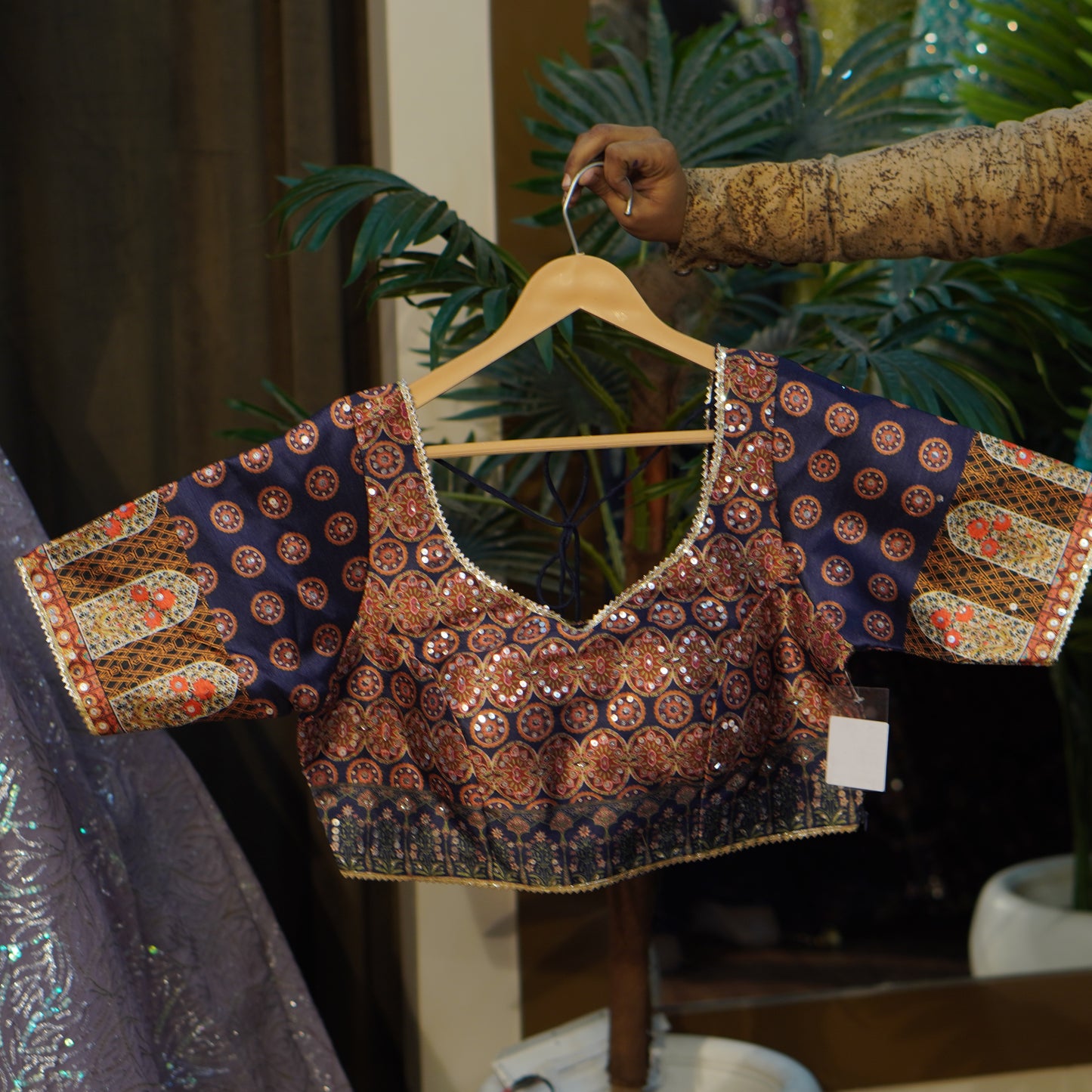 Lehenga set (buy online readymade lehenga choli)