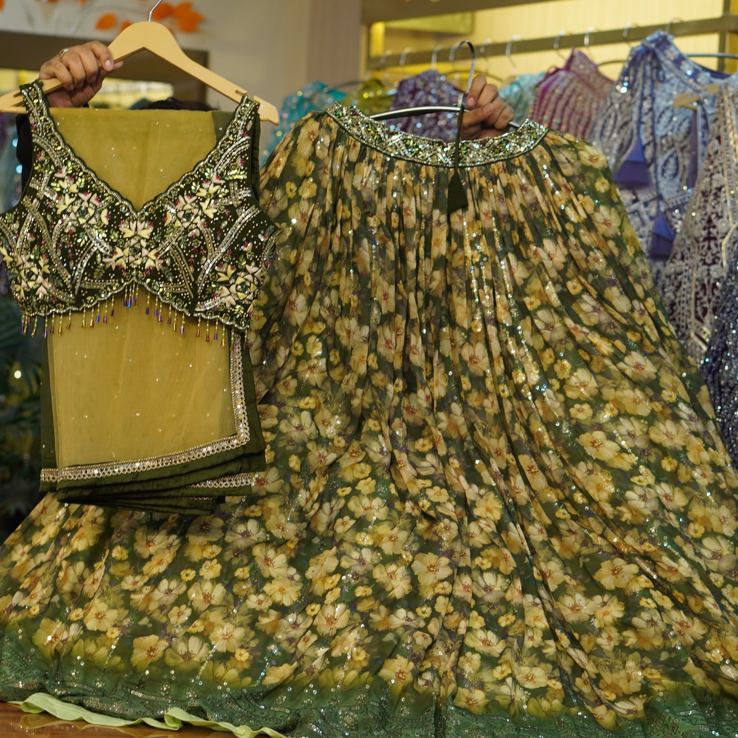 Lehenga set (buy online readymade lehenga choli)