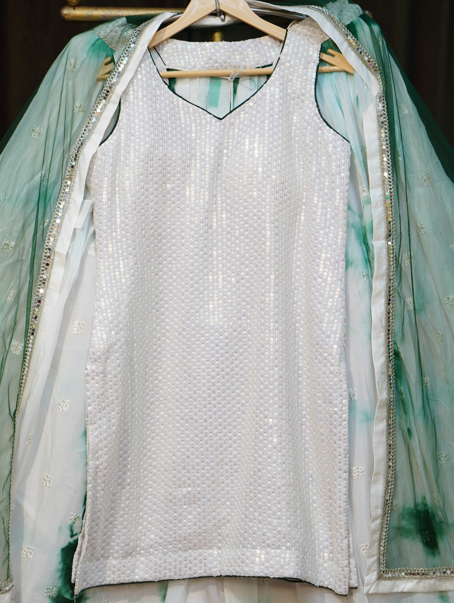 010-103-WHITE+GREEN