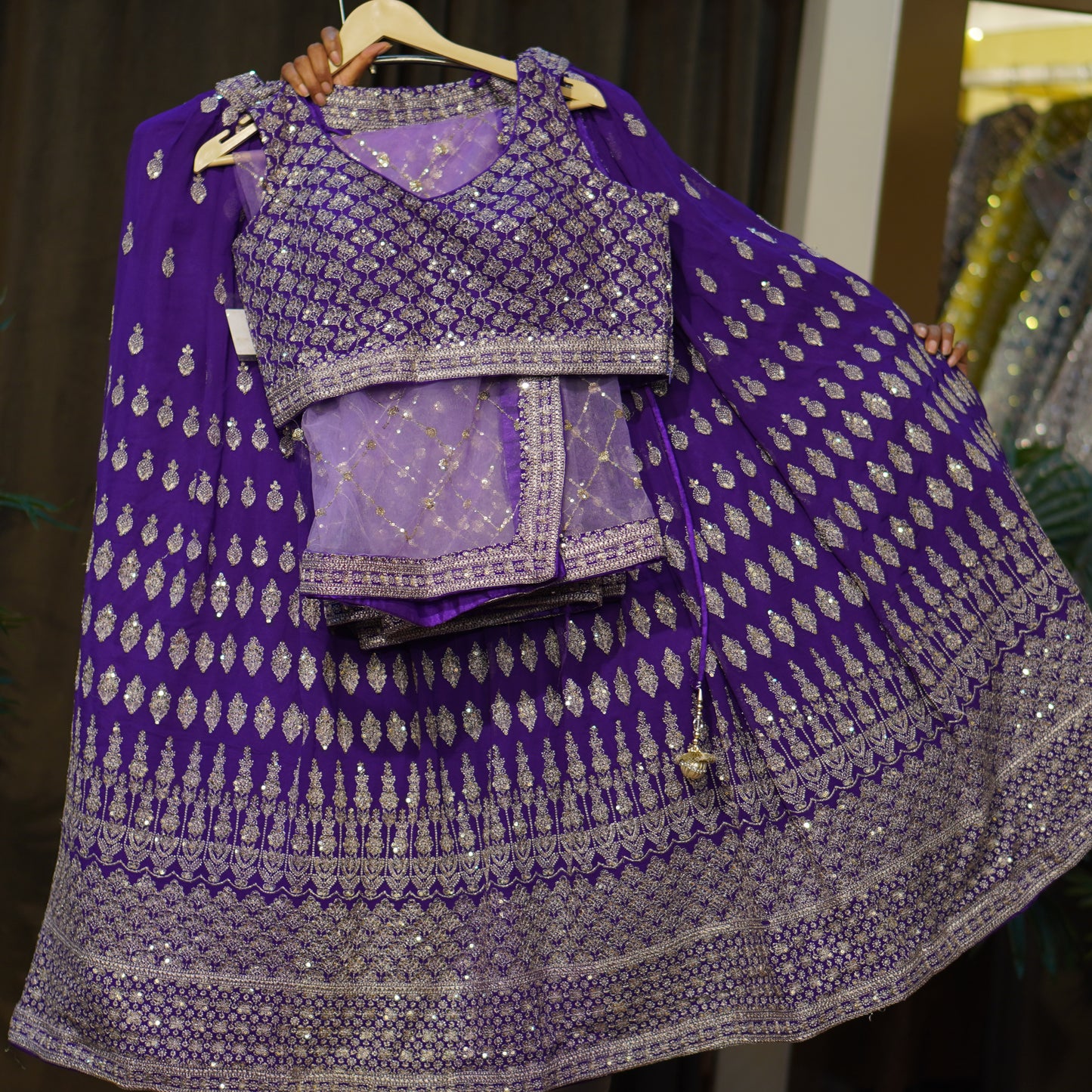 Lehenga set (buy online readymade lehenga choli)