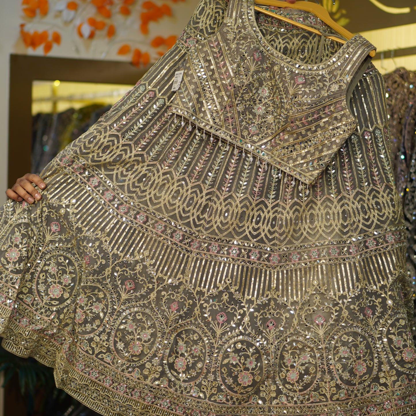 Lehenga set (buy online readymade lehenga choli)