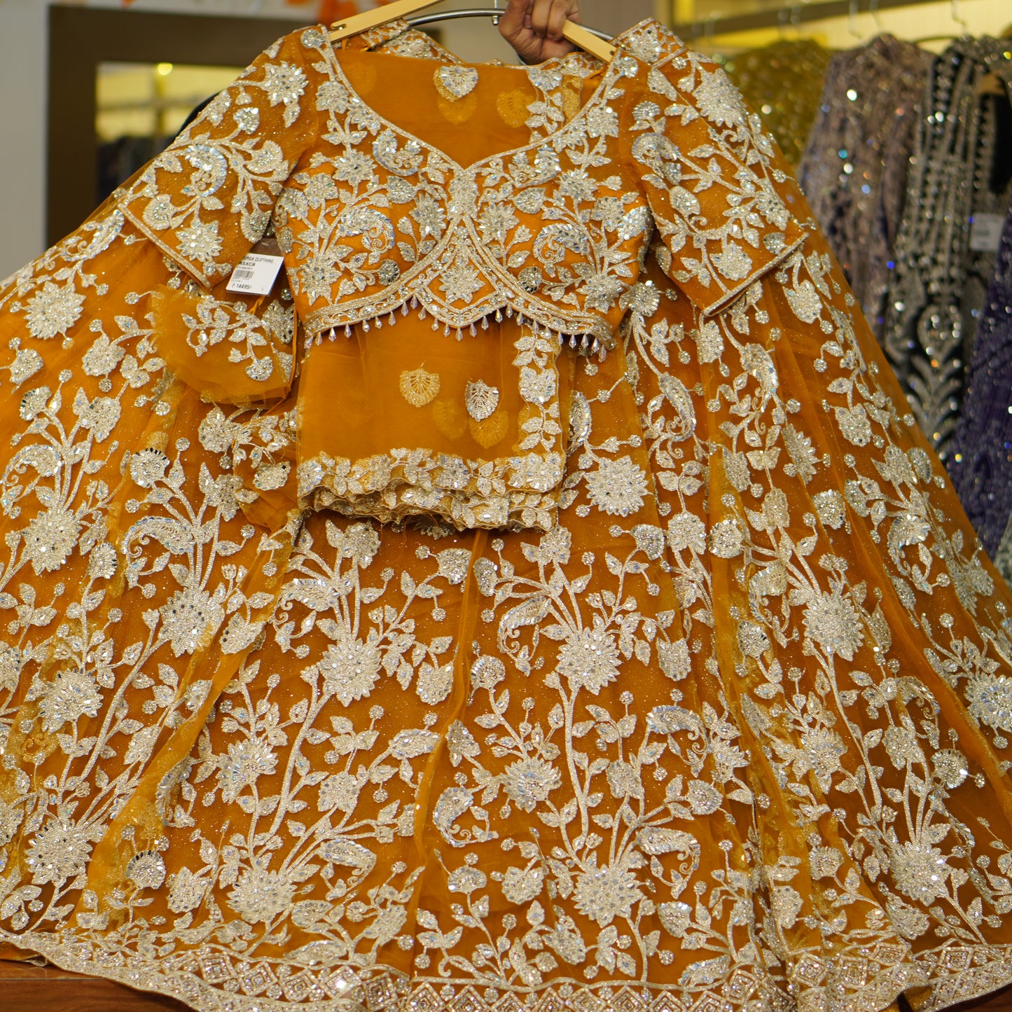 Lehenga set (buy online readymade lehenga choli)