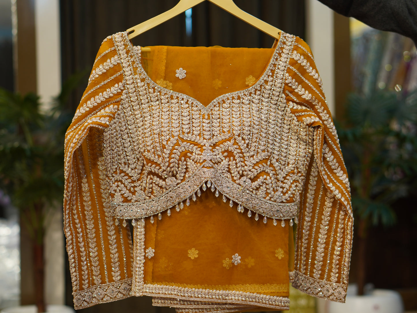 Lehenga set (buy online readymade lehenga choli)