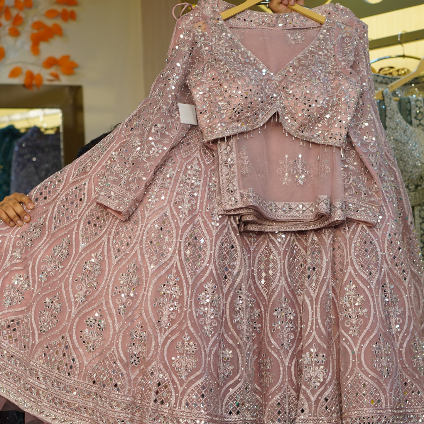 Lehenga set (buy online readymade lehenga choli)