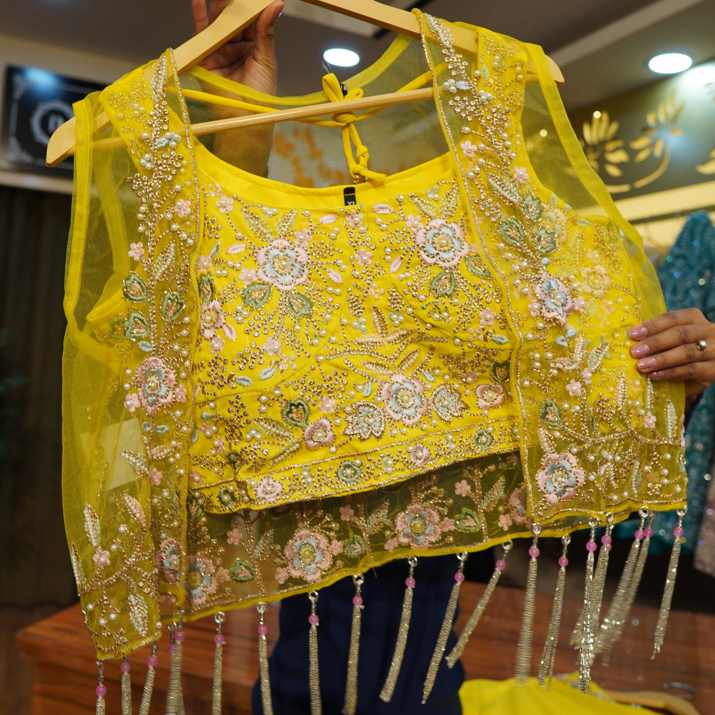 008-MANNAT-13-YELLOW