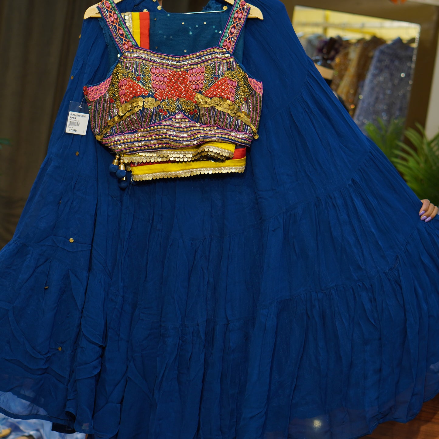 Lehenga set (buy online readymade lehenga choli)