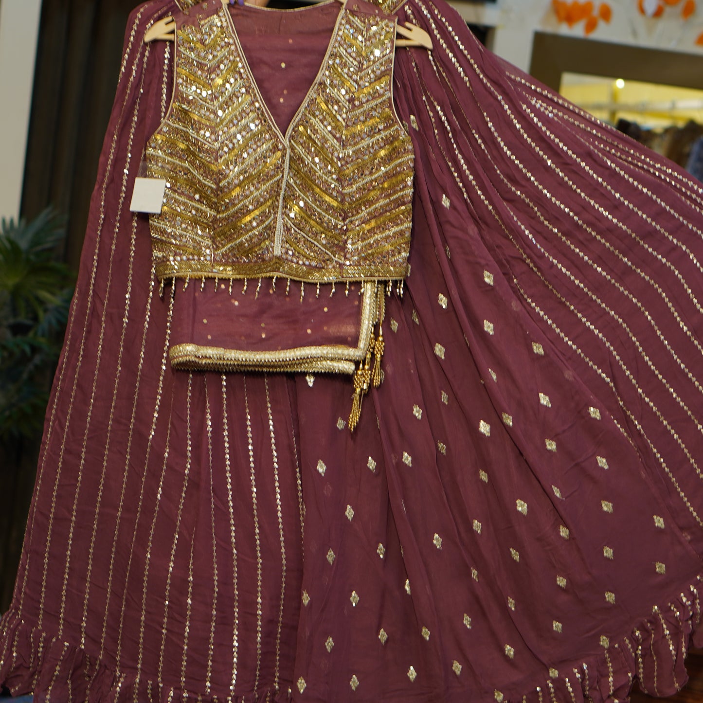 Lehenga set (buy online readymade lehenga choli)