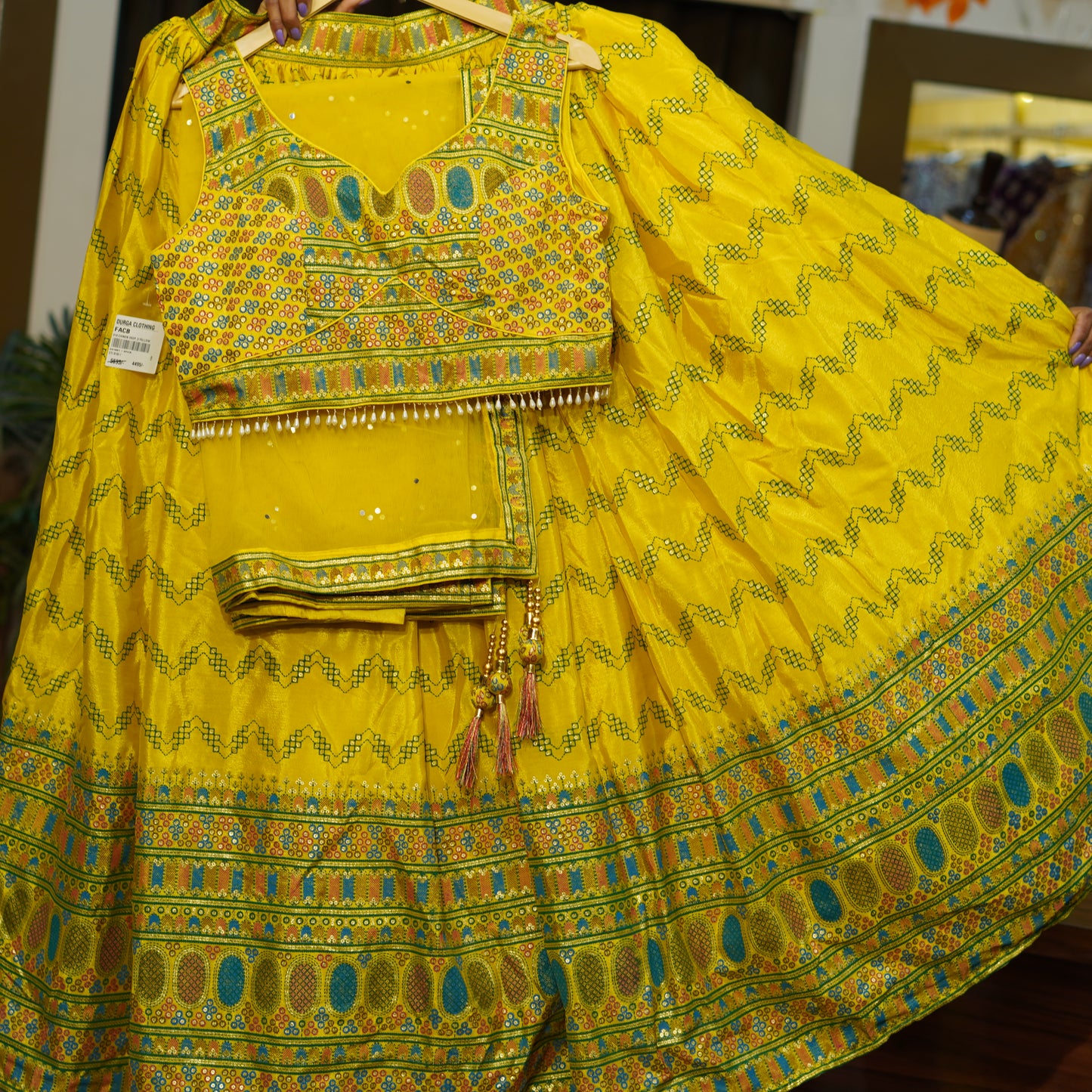 Lehenga set (buy online readymade lehenga choli)