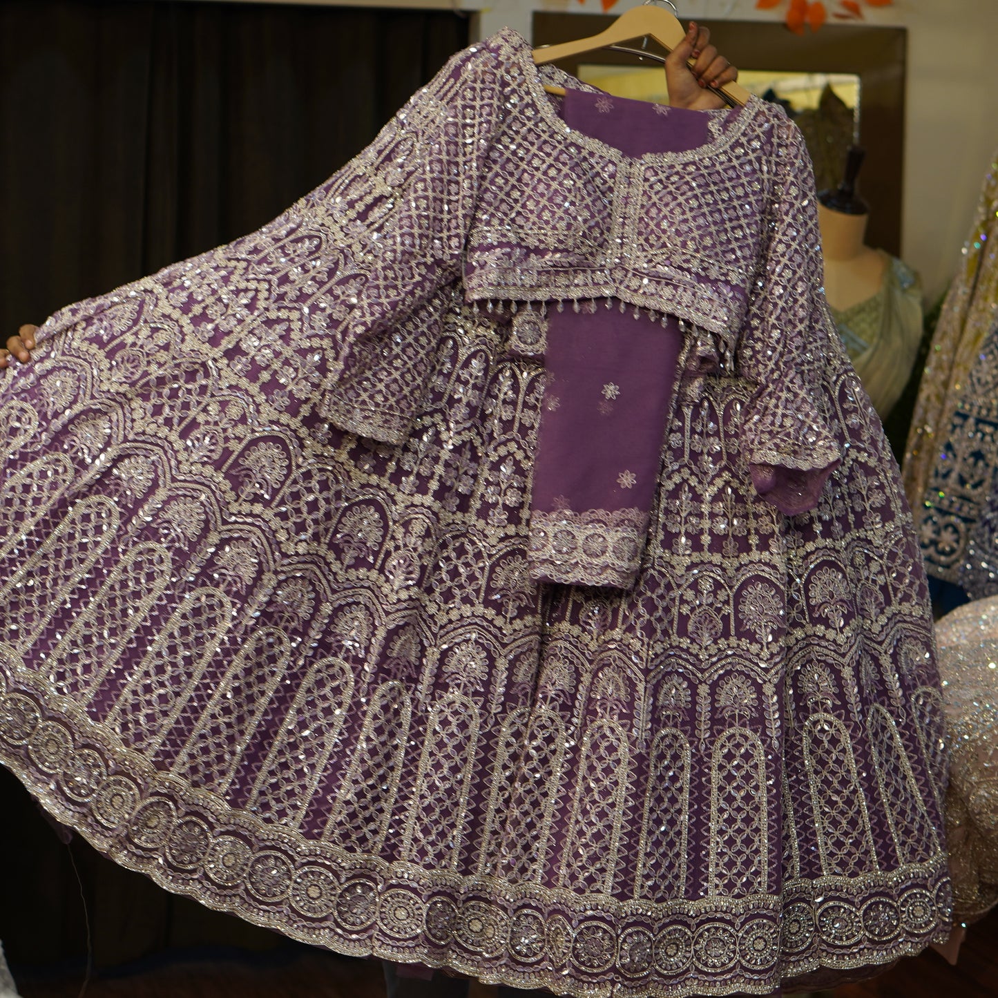 Lehenga set (buy online readymade lehenga choli)