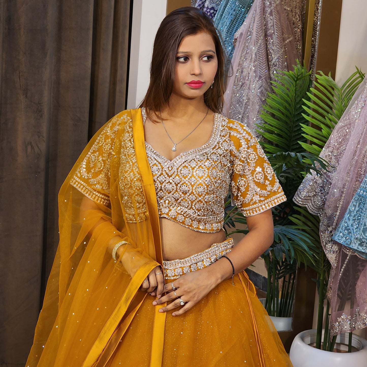 Lehenga set (buy online readymade lehenga choli)