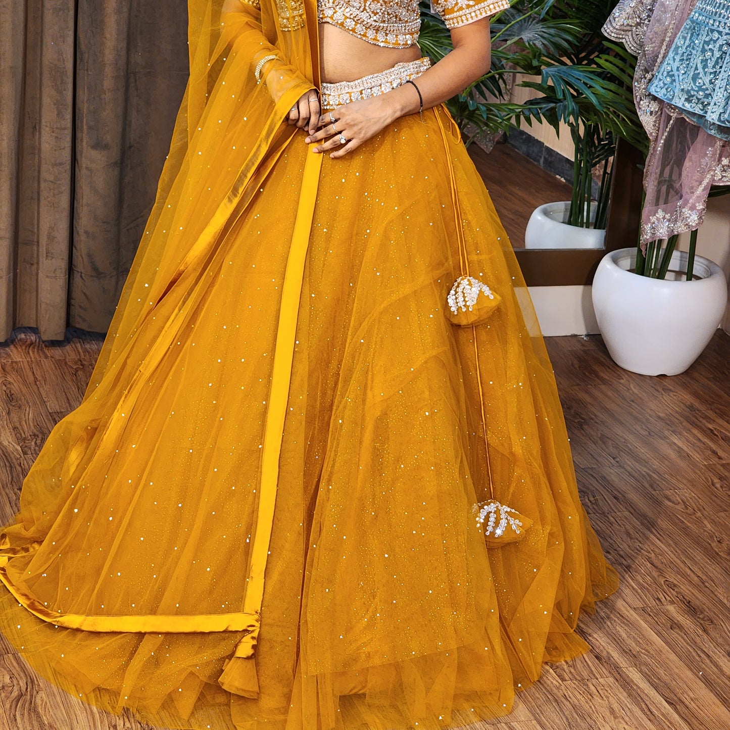 Lehenga set (buy online readymade lehenga choli)