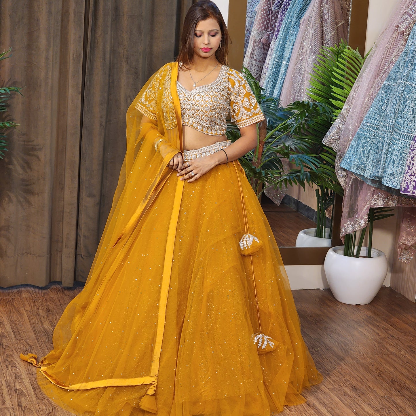 Lehenga set (buy online readymade lehenga choli)
