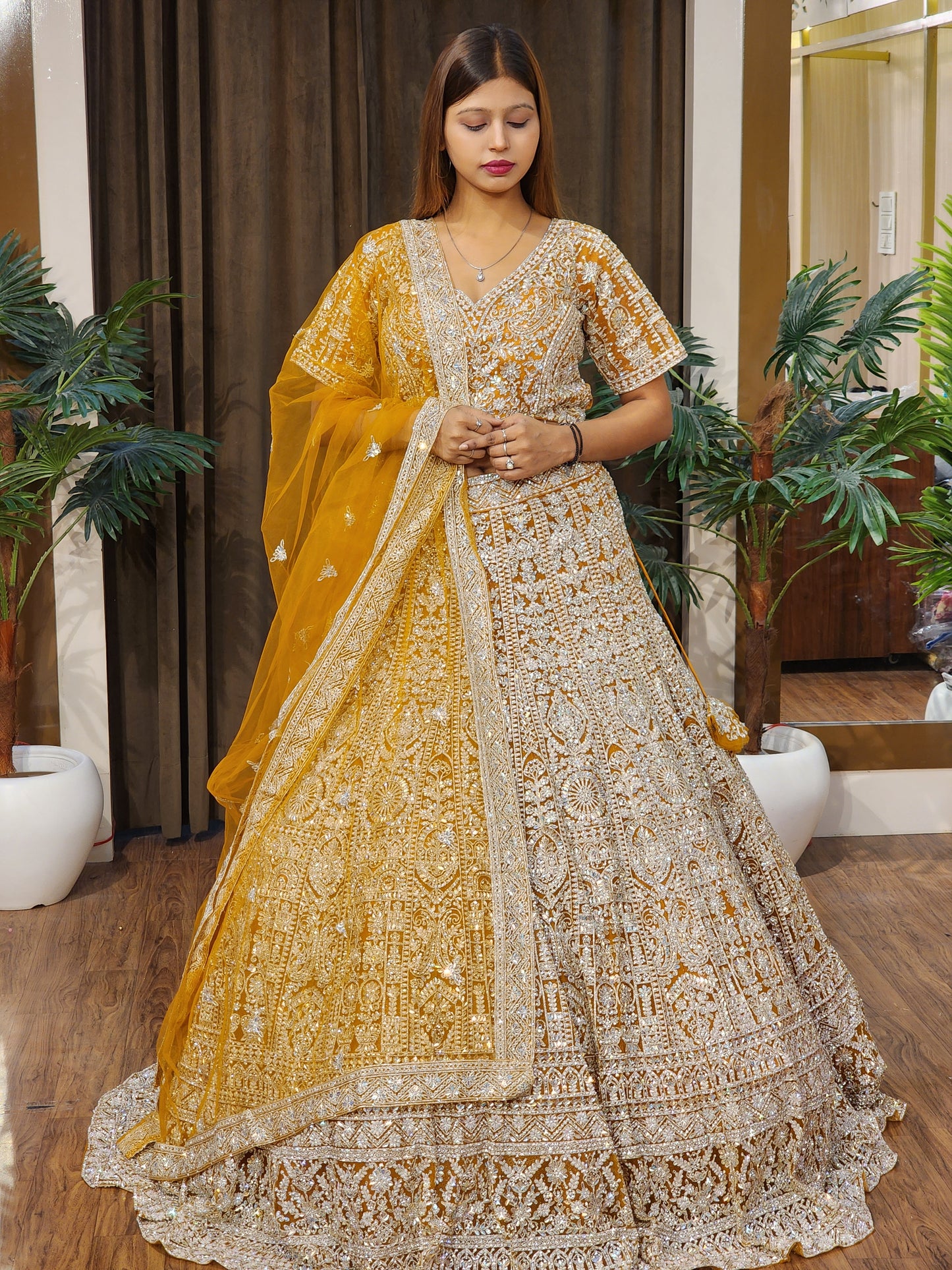 Lehenga set (buy online readymade lehenga choli)