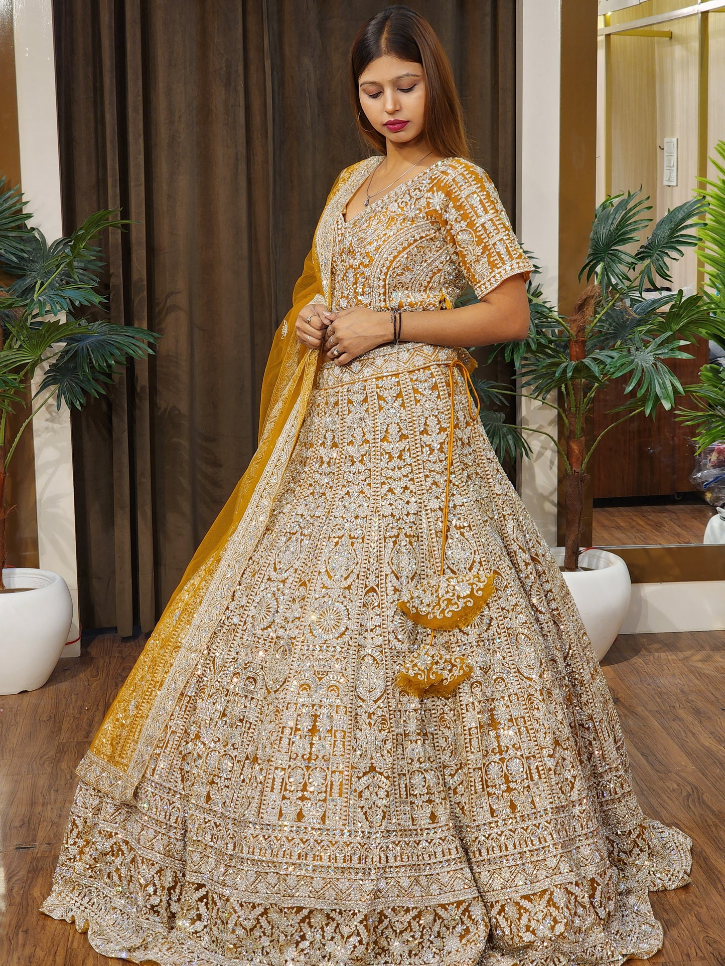 Lehenga set (buy online readymade lehenga choli)