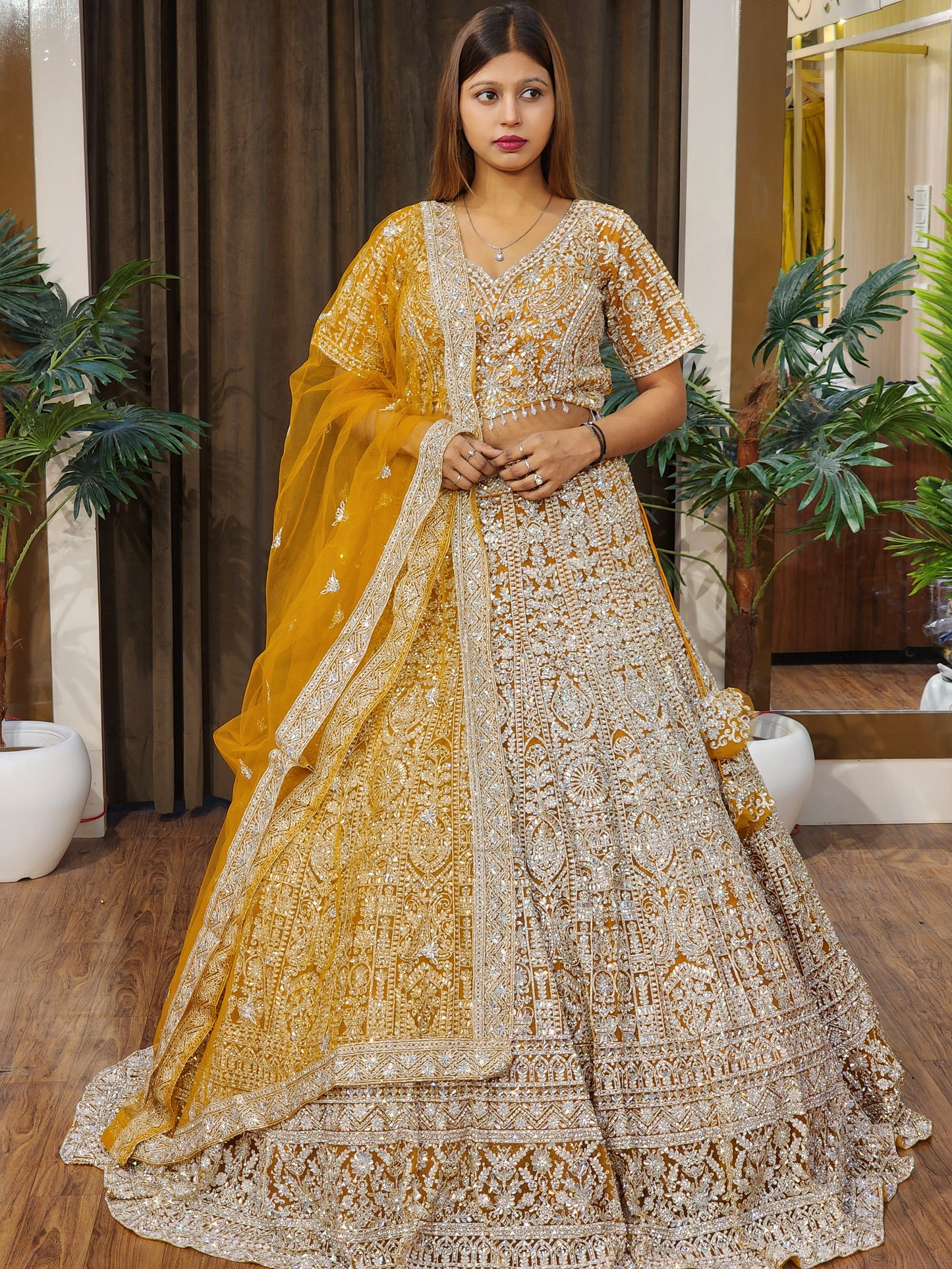 Lehenga set (buy online readymade lehenga choli)