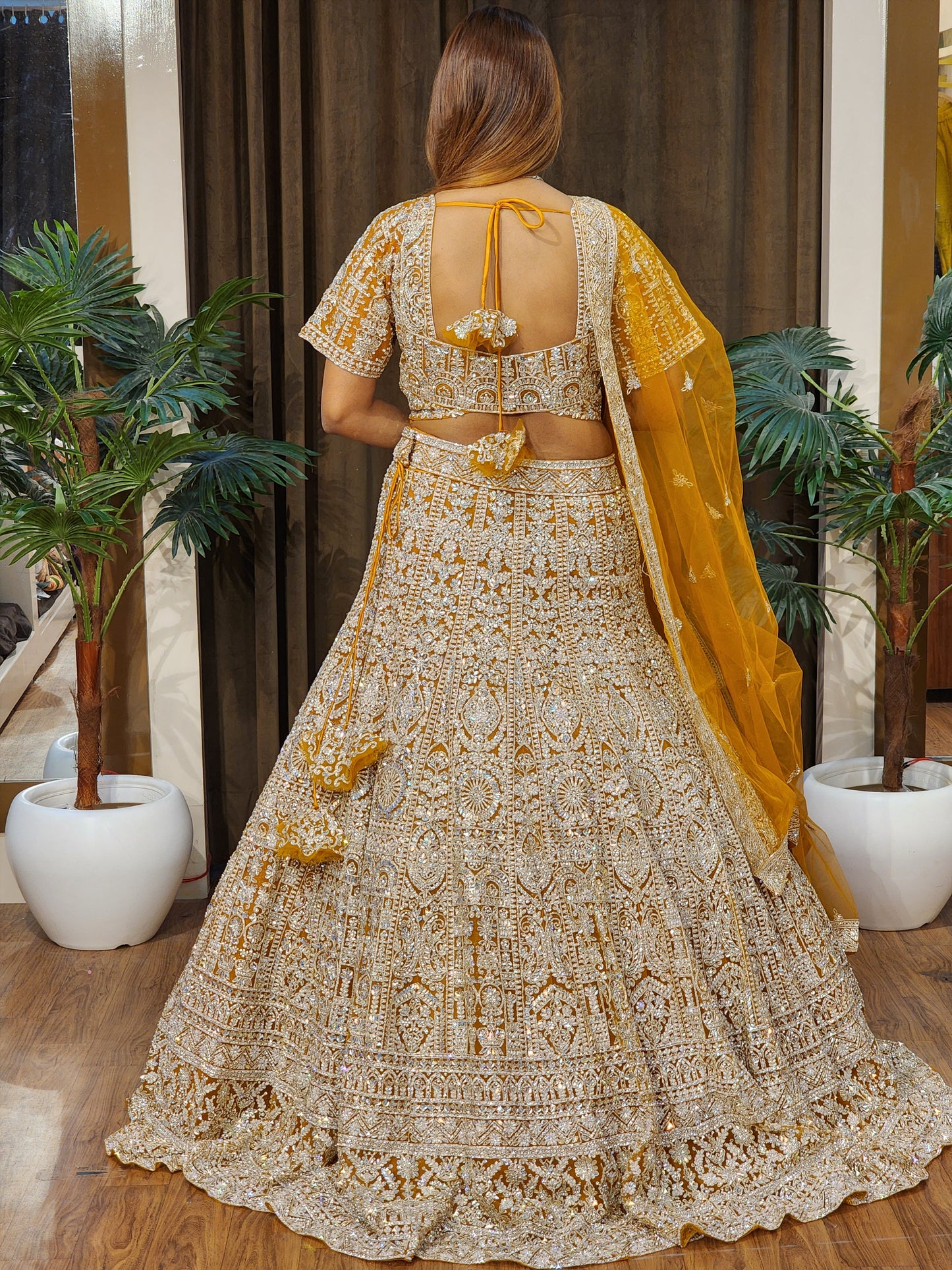 Lehenga set (buy online readymade lehenga choli)