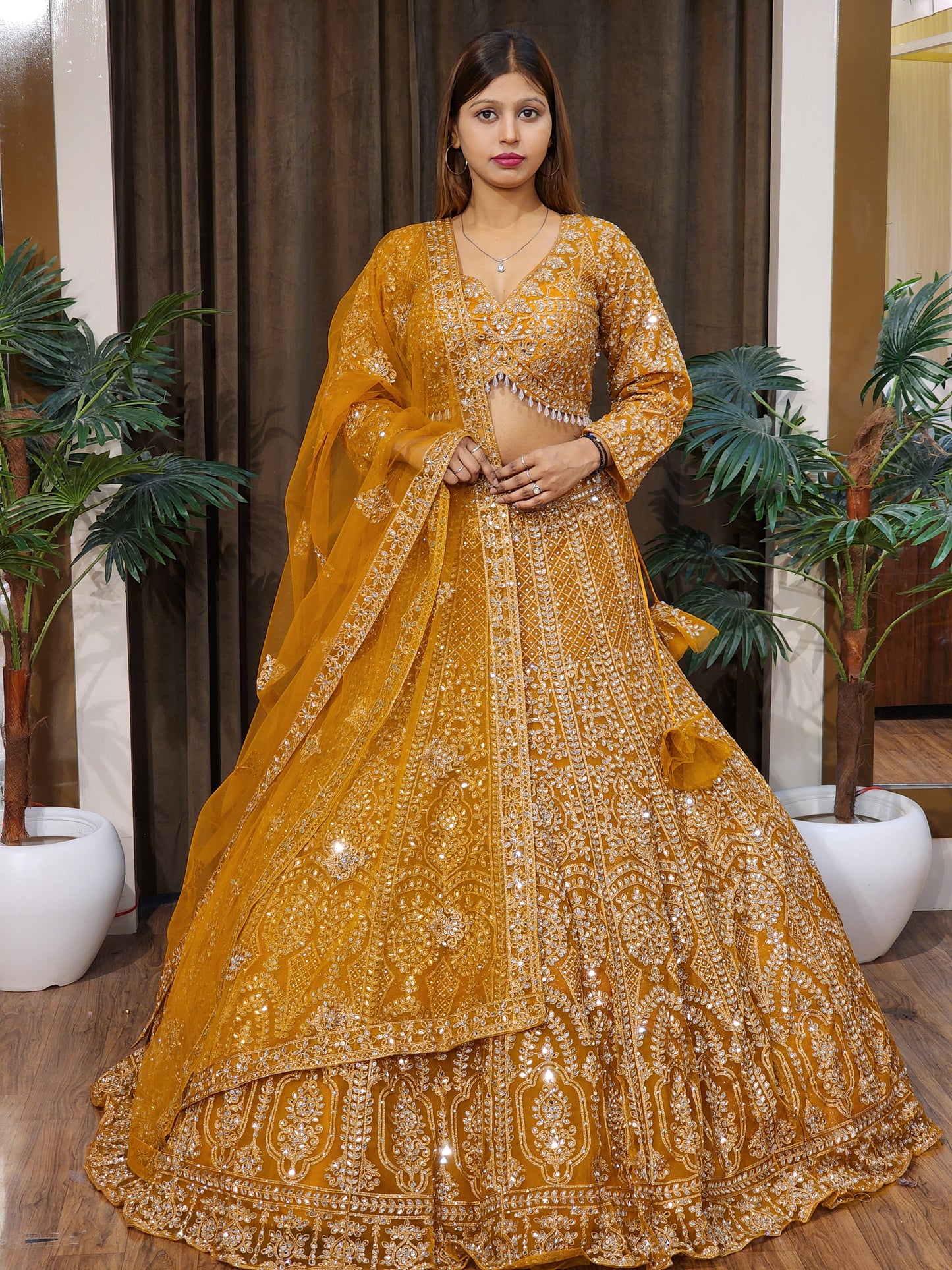 Lehenga set (buy online readymade lehenga choli)