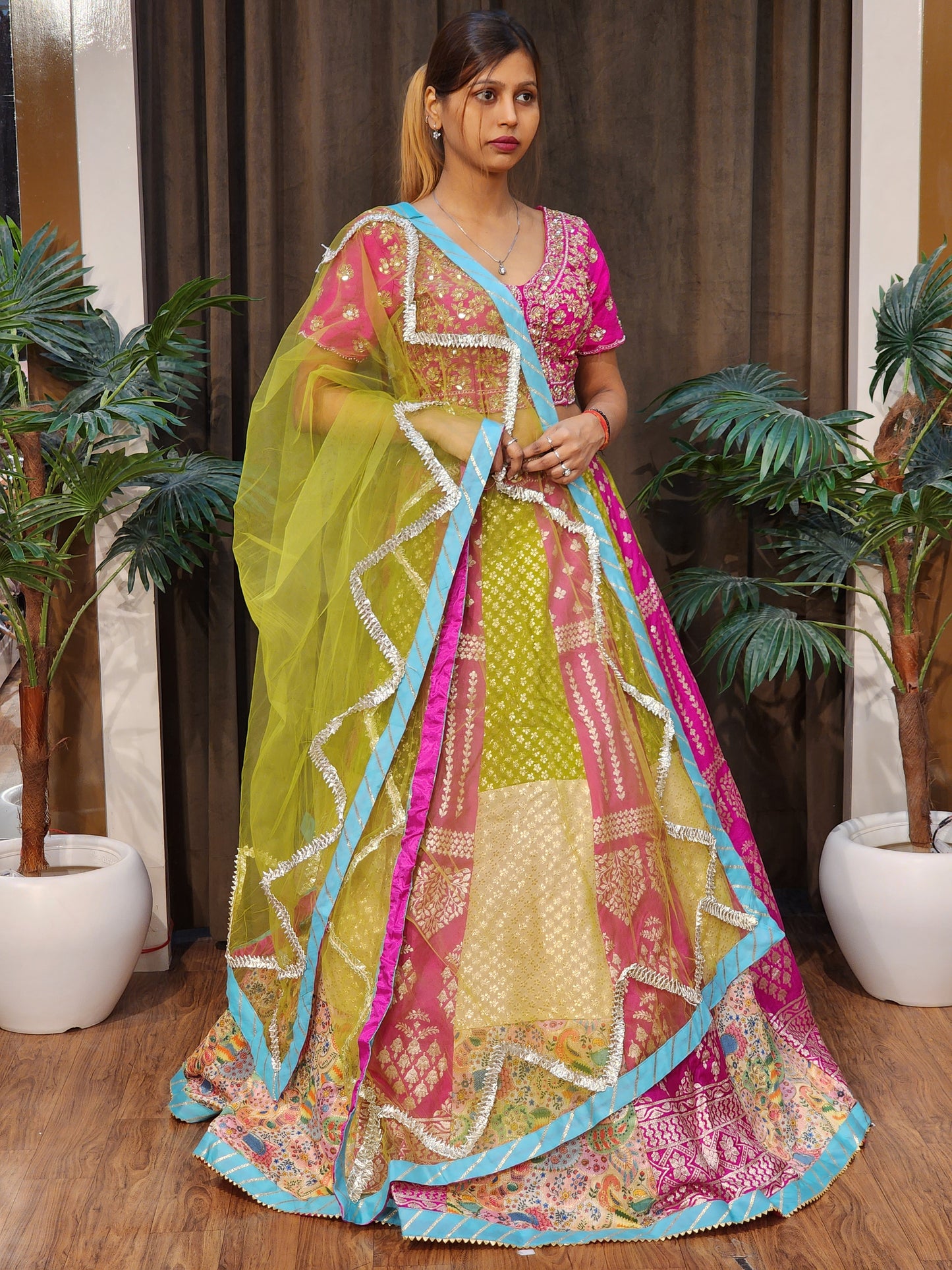 Lehenga set (buy online readymade lehenga choli)