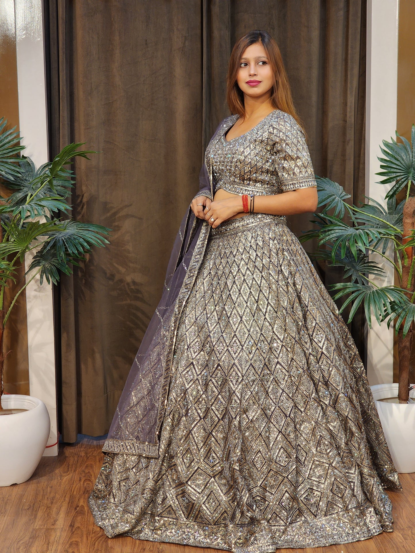 Lehenga set (buy online readymade lehenga choli)