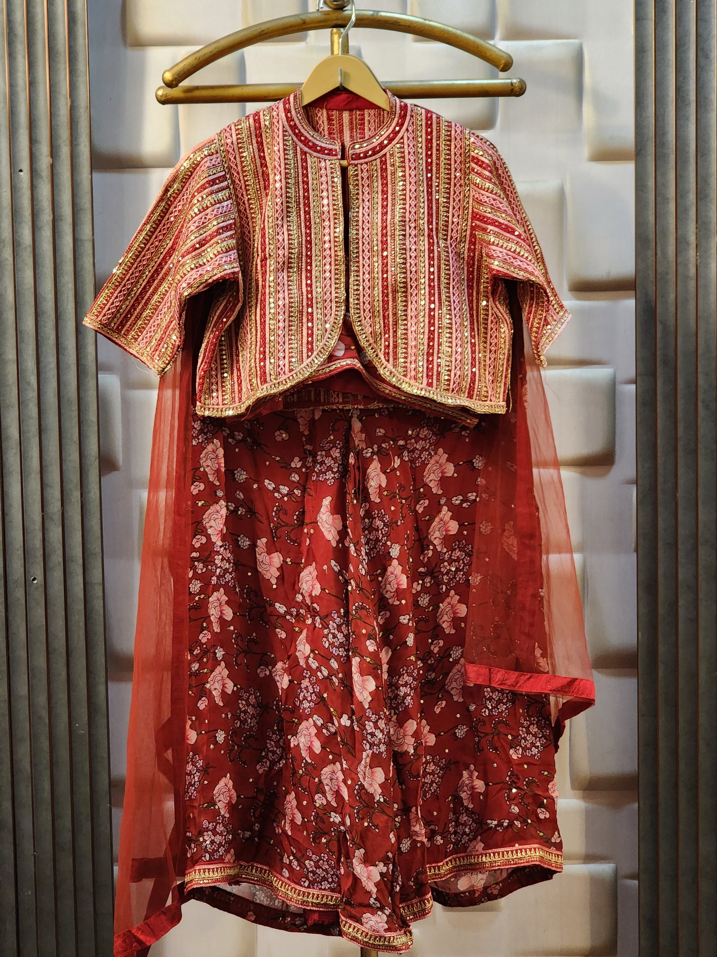 038-KAVYA-RED