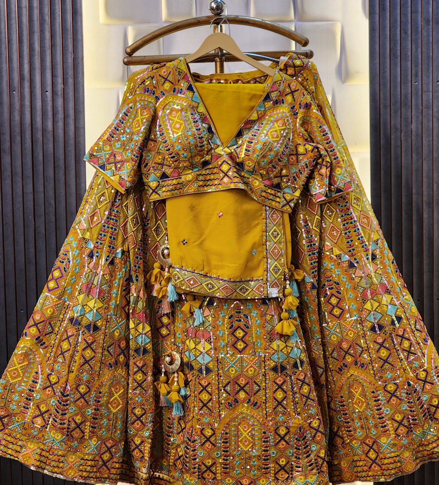 066-1822-YELLOW