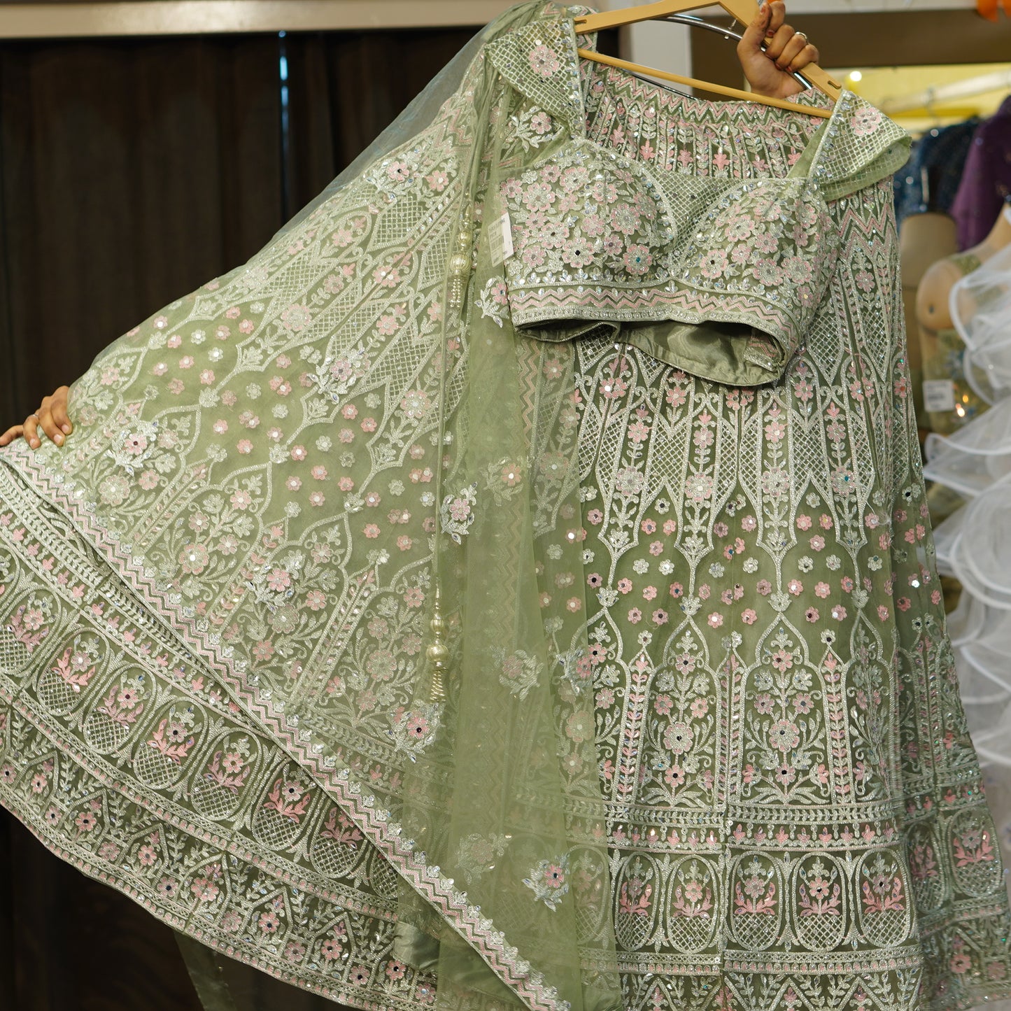 Lehenga set (buy online readymade lehenga choli)