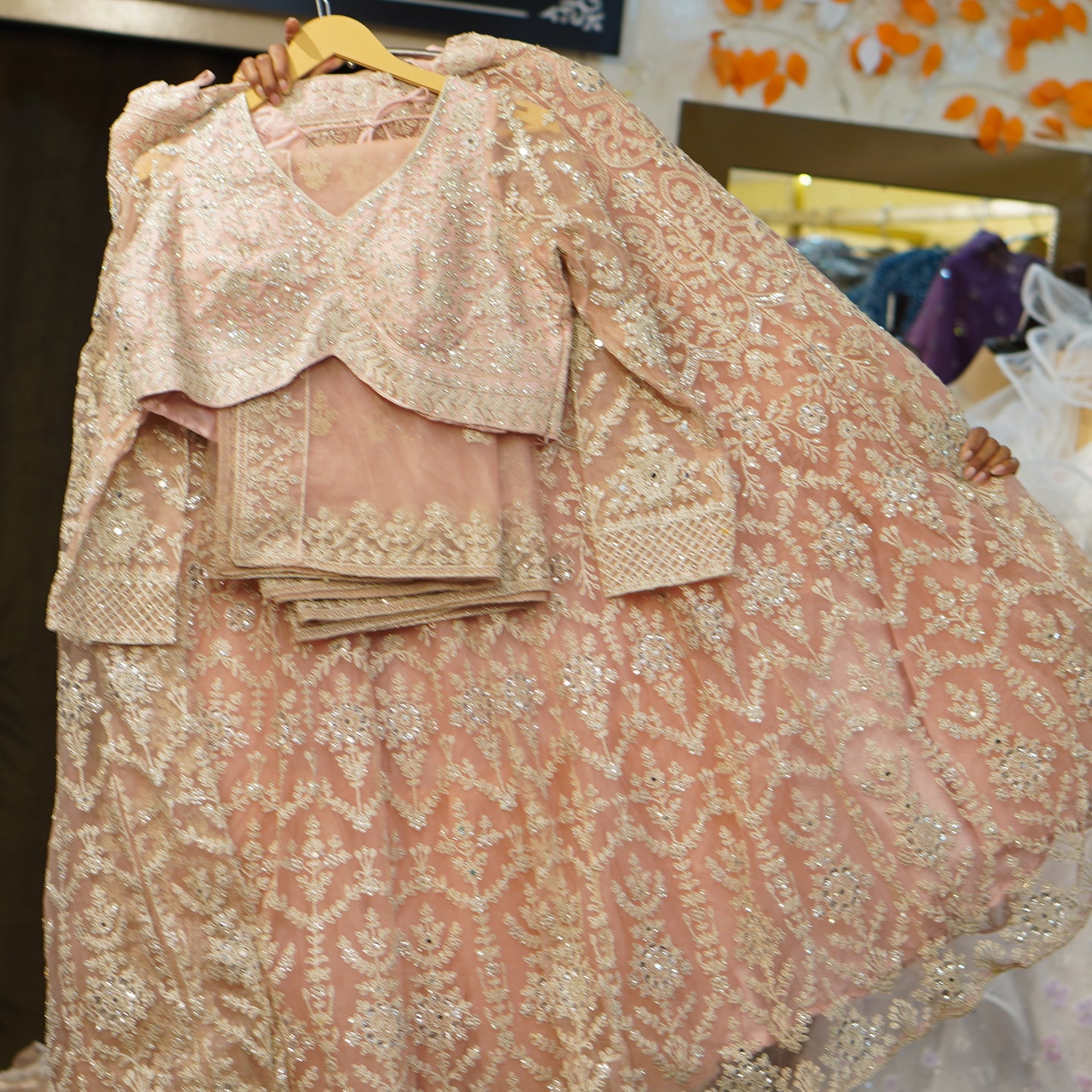 Lehenga set (buy online readymade lehenga choli)