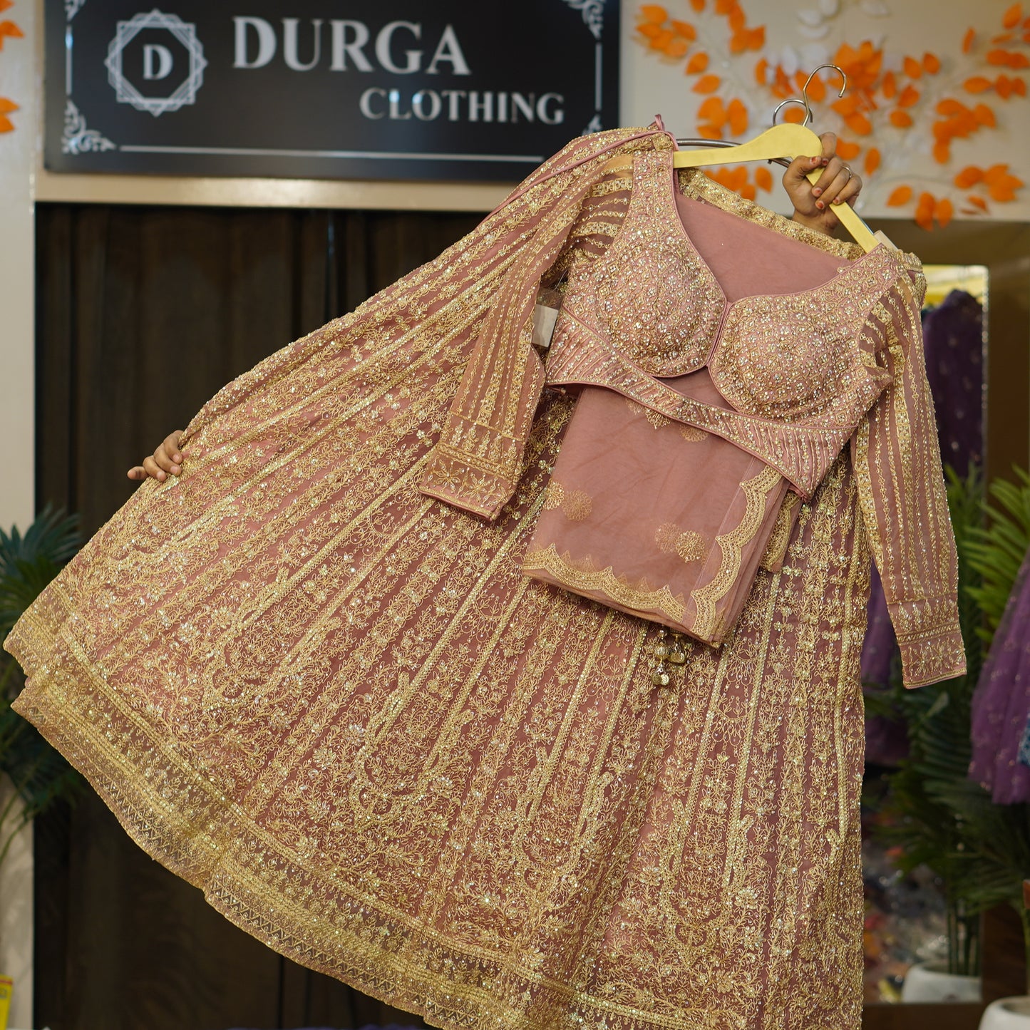 Lehenga set (buy online readymade lehenga choli)