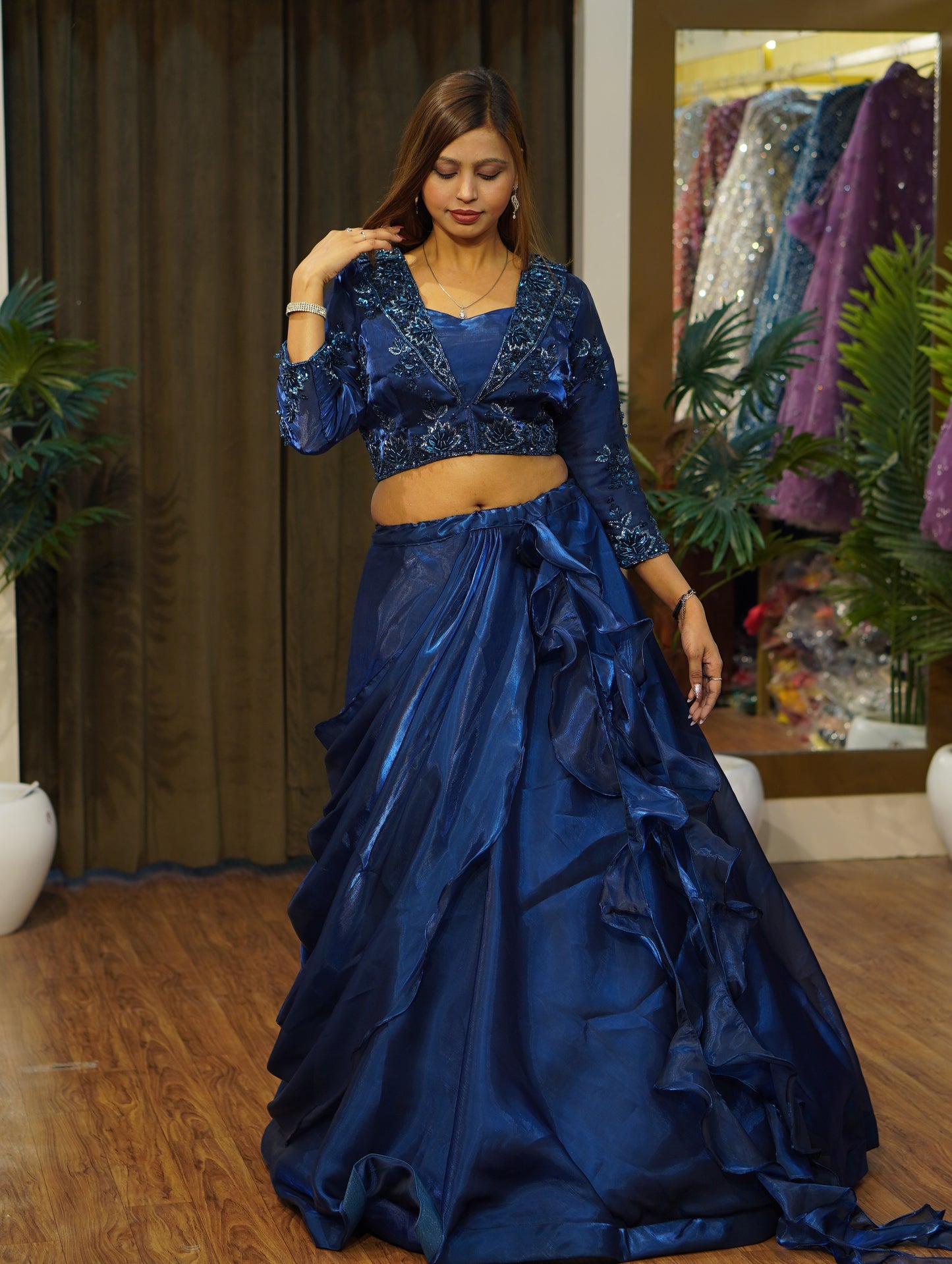 Lehenga set (buy online readymade lehenga choli)