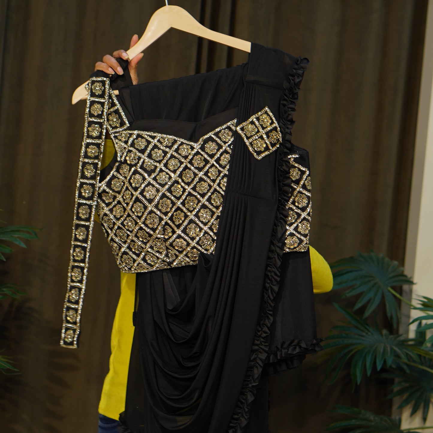 046-AA01-BLACK