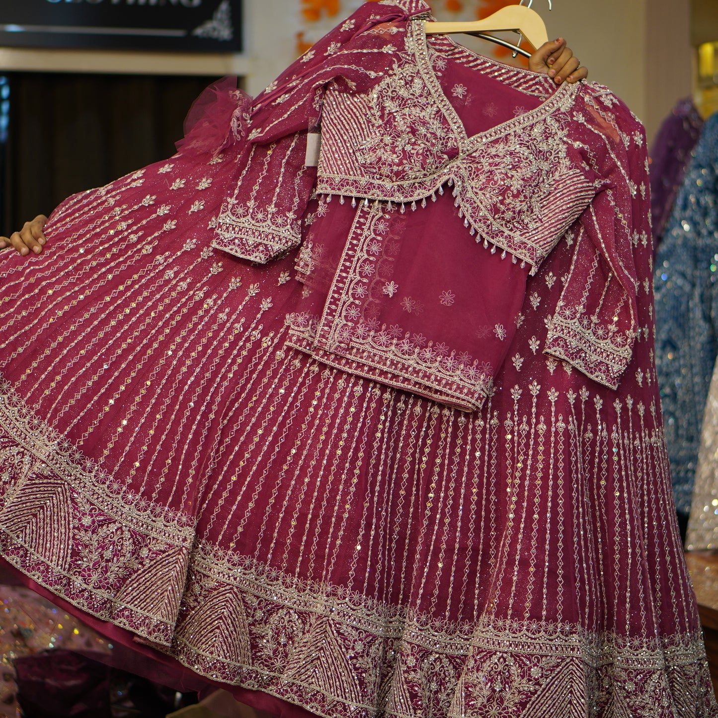 Lehenga set (buy online readymade lehenga choli)
