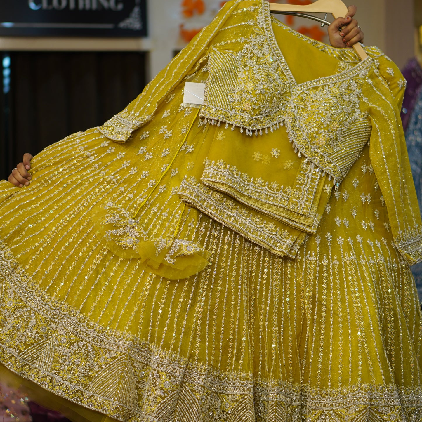 Lehenga set (buy online readymade lehenga choli)