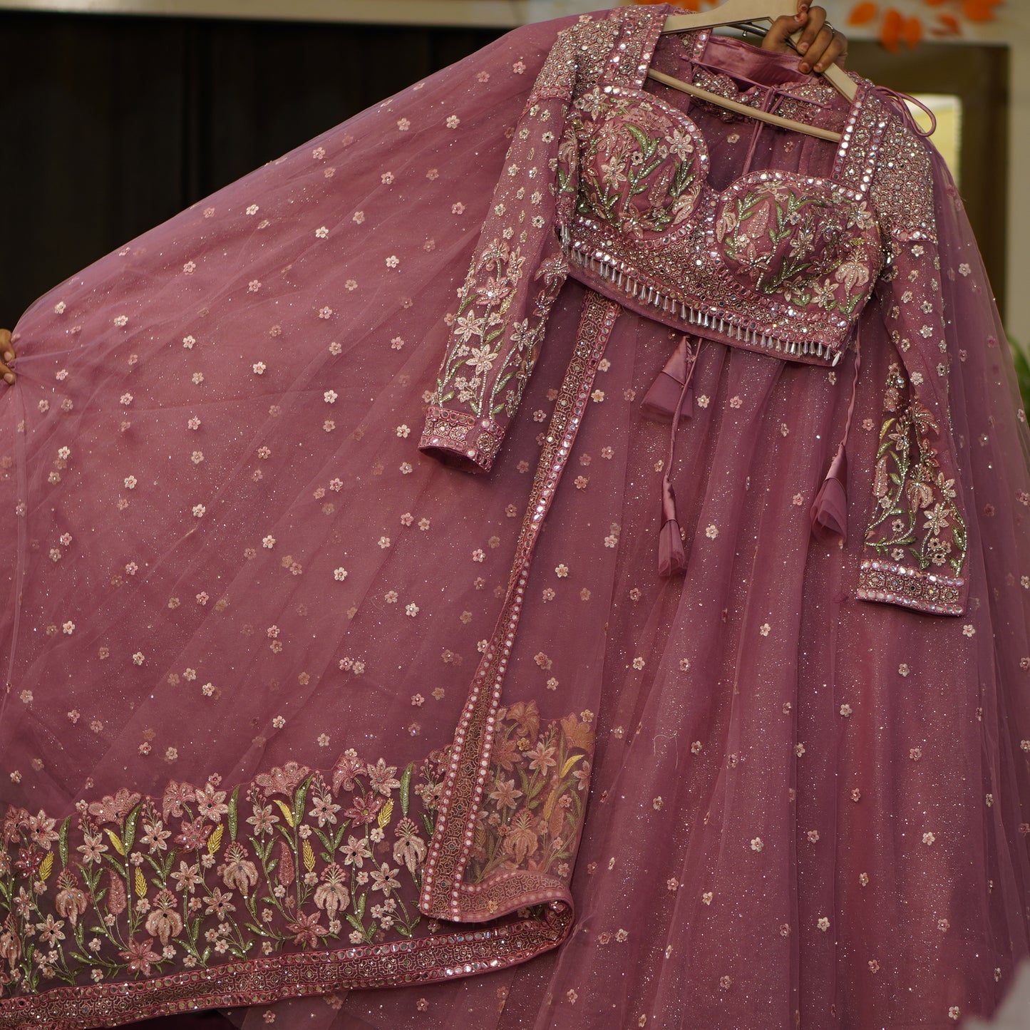 Lehenga set (buy online readymade lehenga choli)