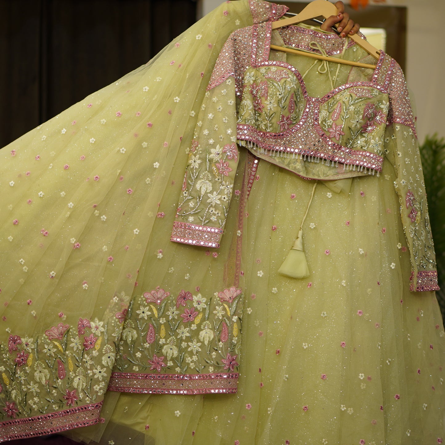 Lehenga set (buy online readymade lehenga choli)