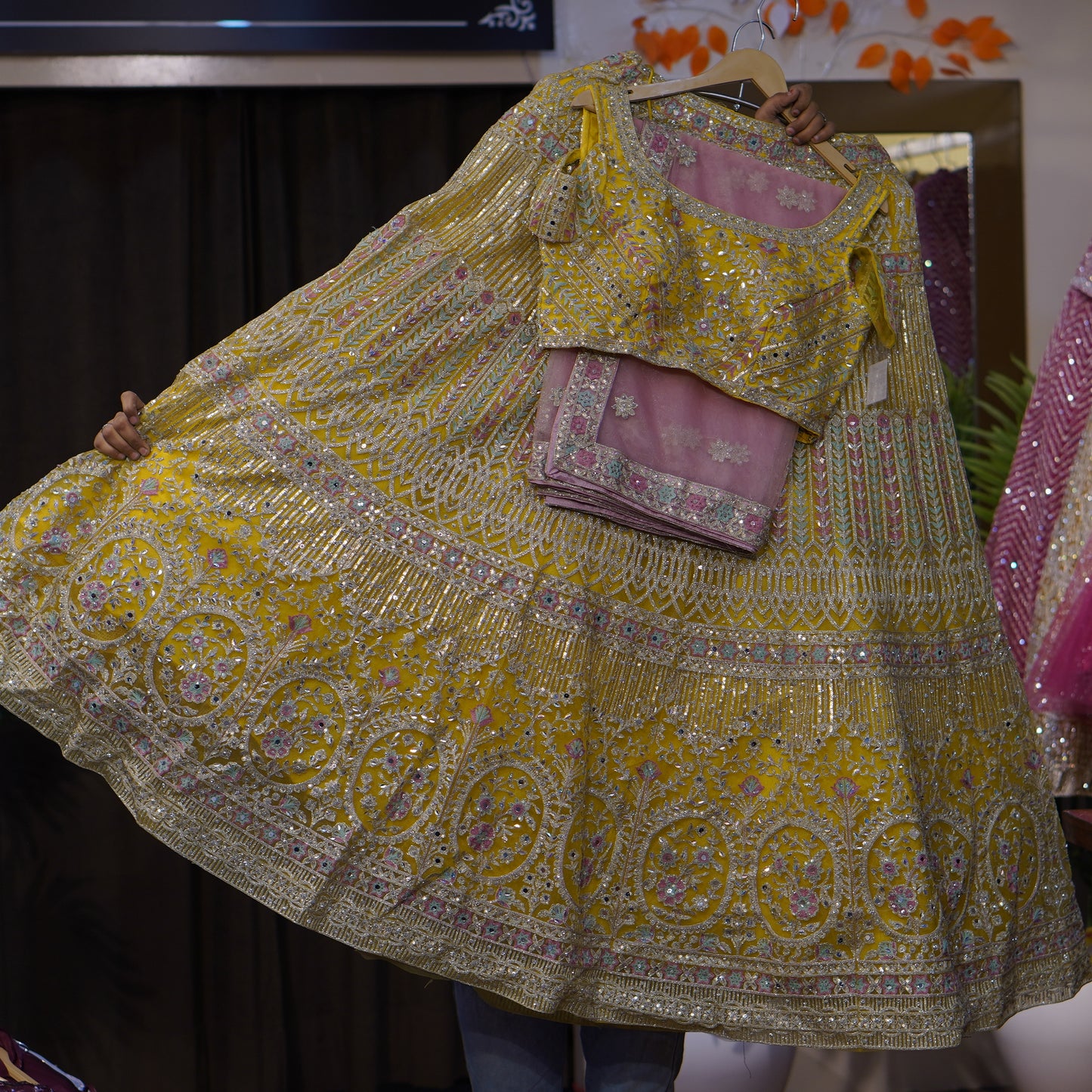 Lehenga set (buy online readymade lehenga choli)