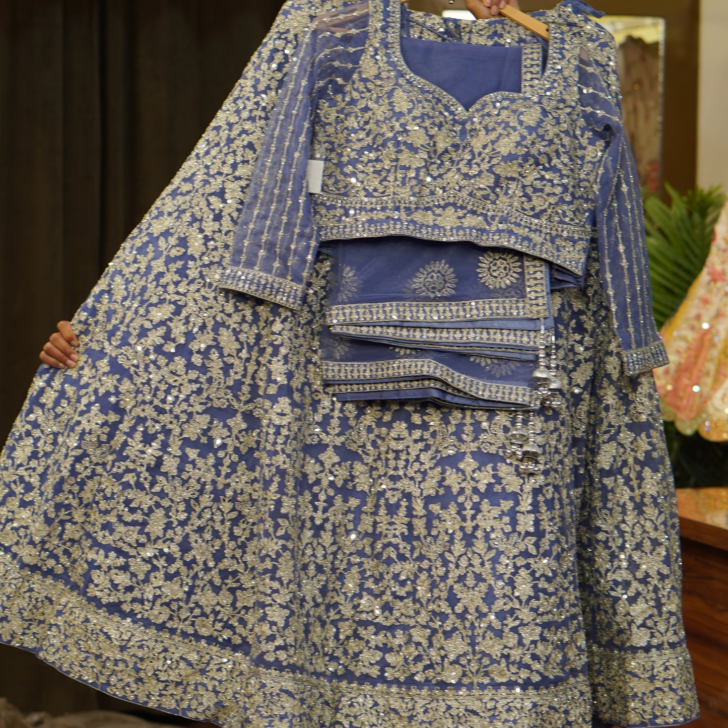 Lehenga set (buy online readymade lehenga choli)